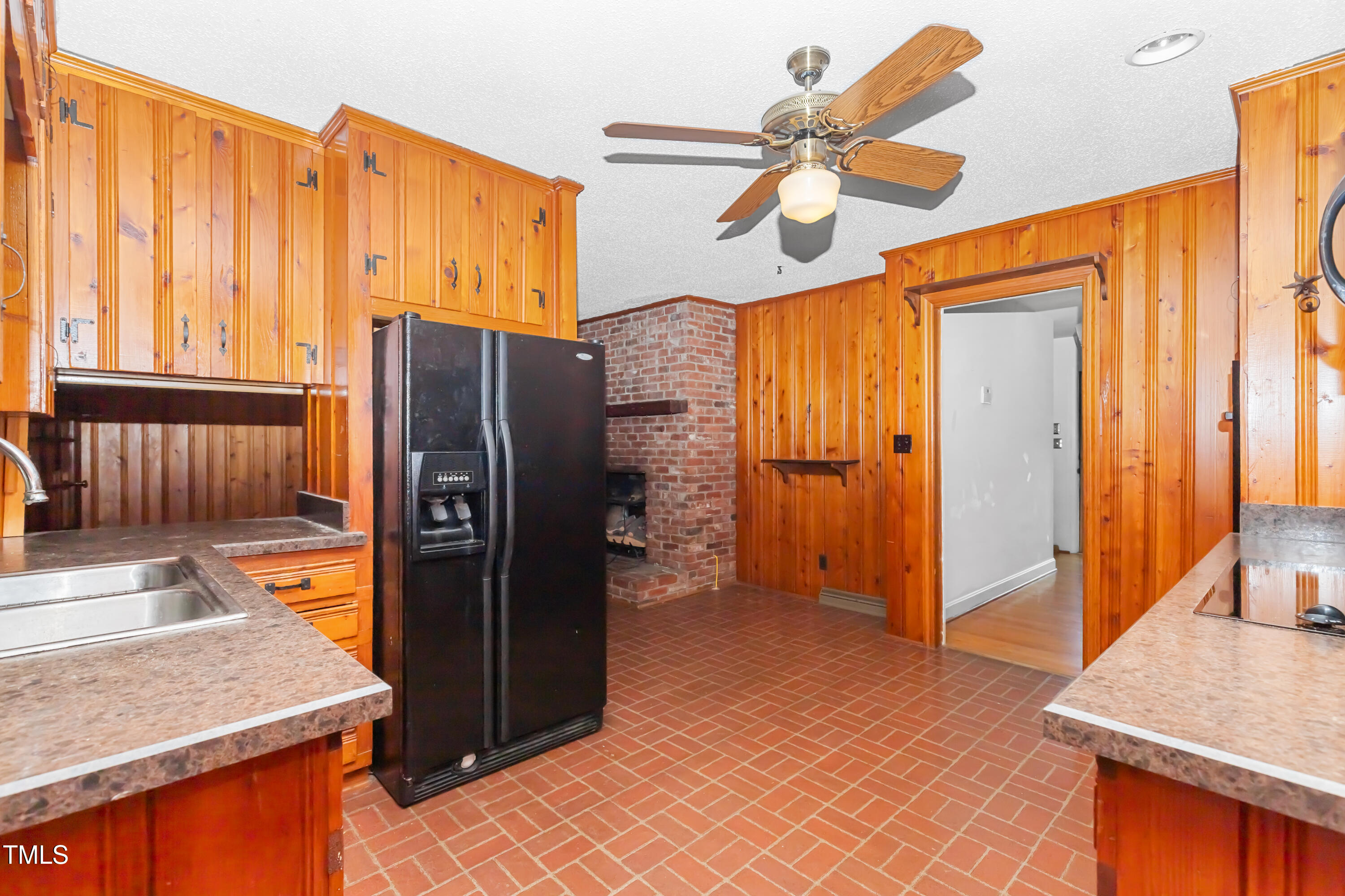 707 W Morris Circle