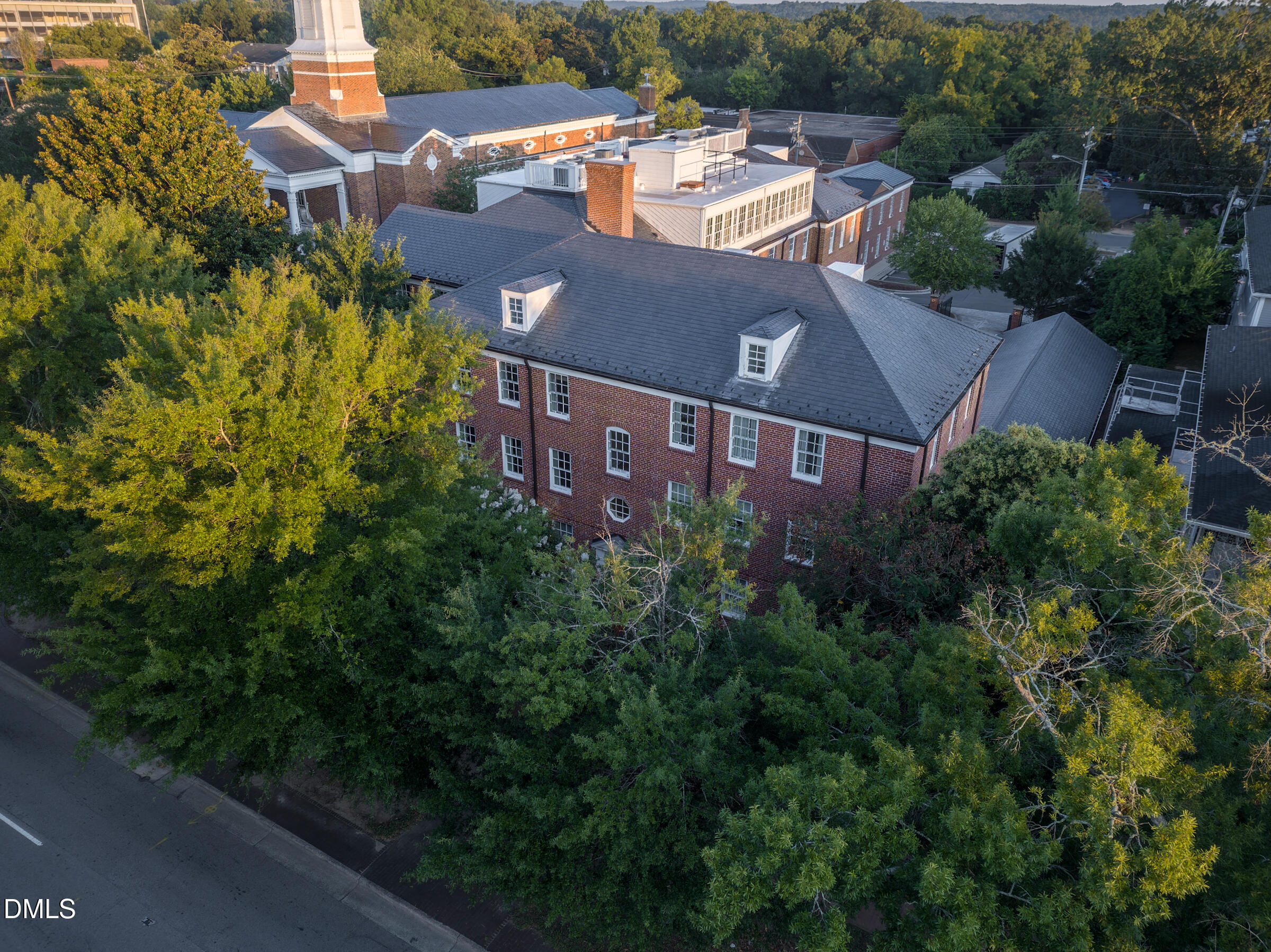 213 E Franklin Street Unit 400