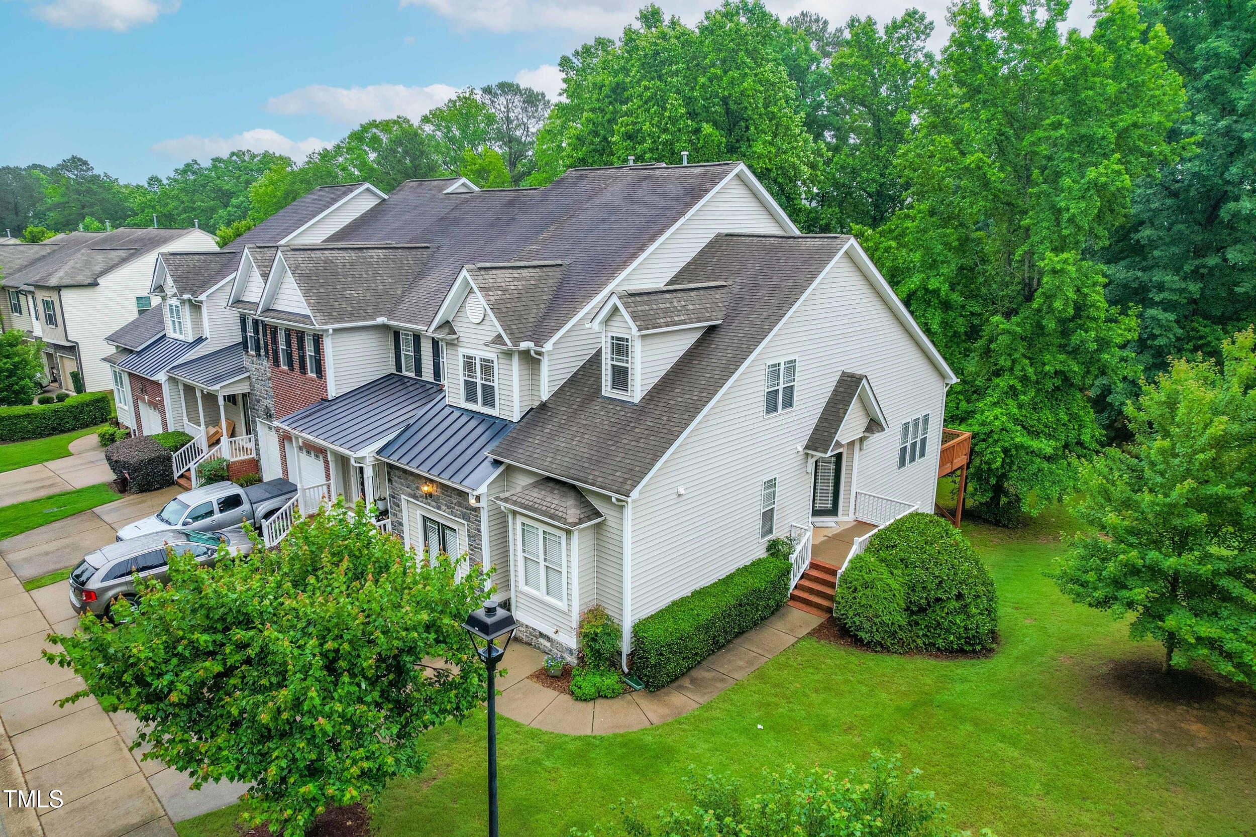 112 River Dell Townes Avenue