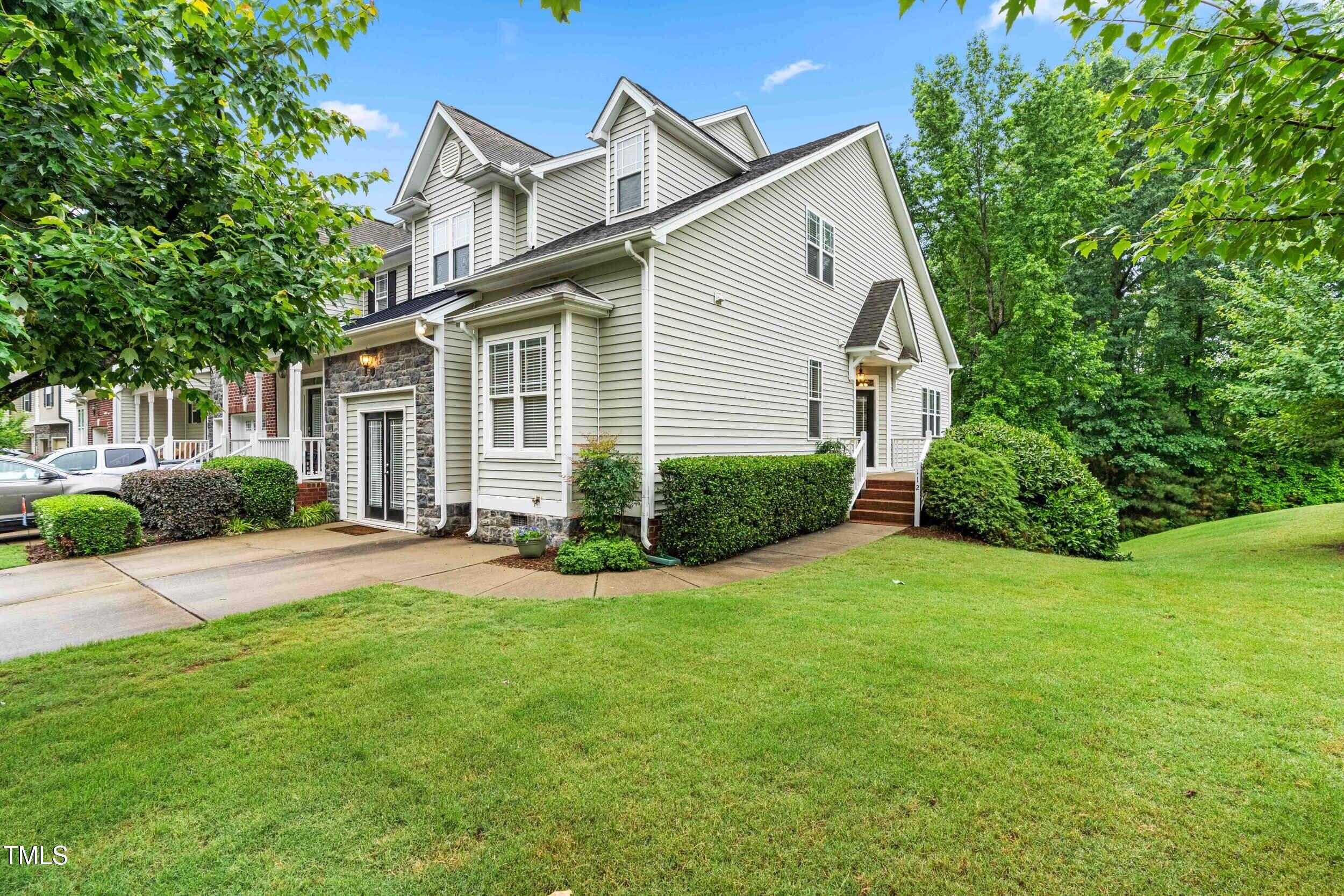 112 River Dell Townes Avenue