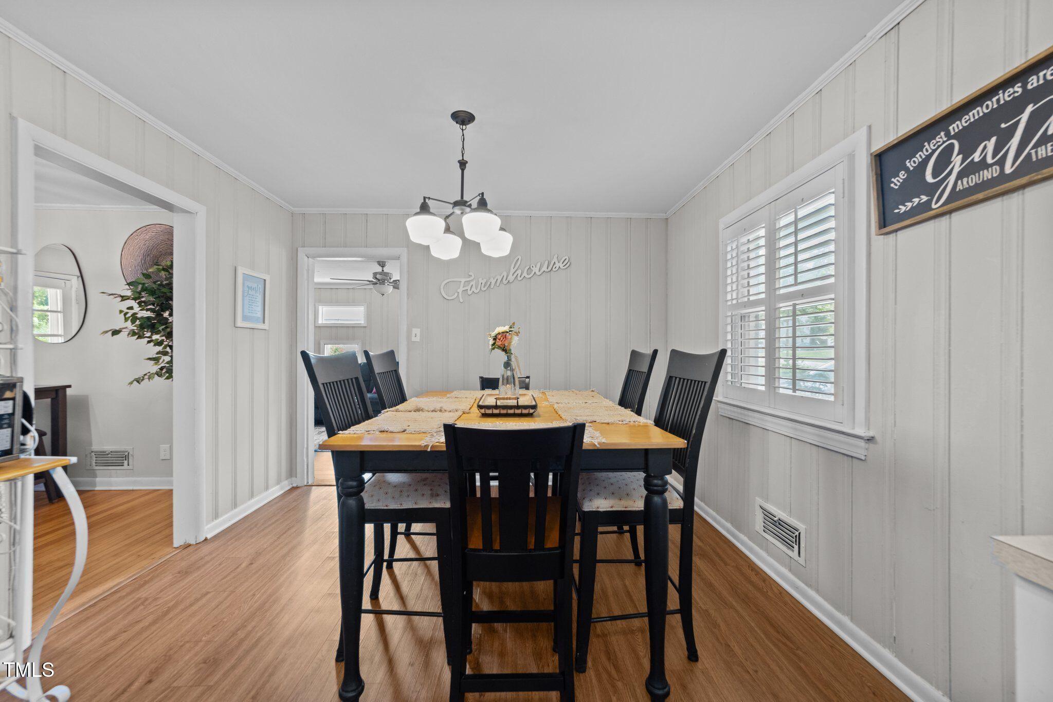 808 Ravenwood Drive