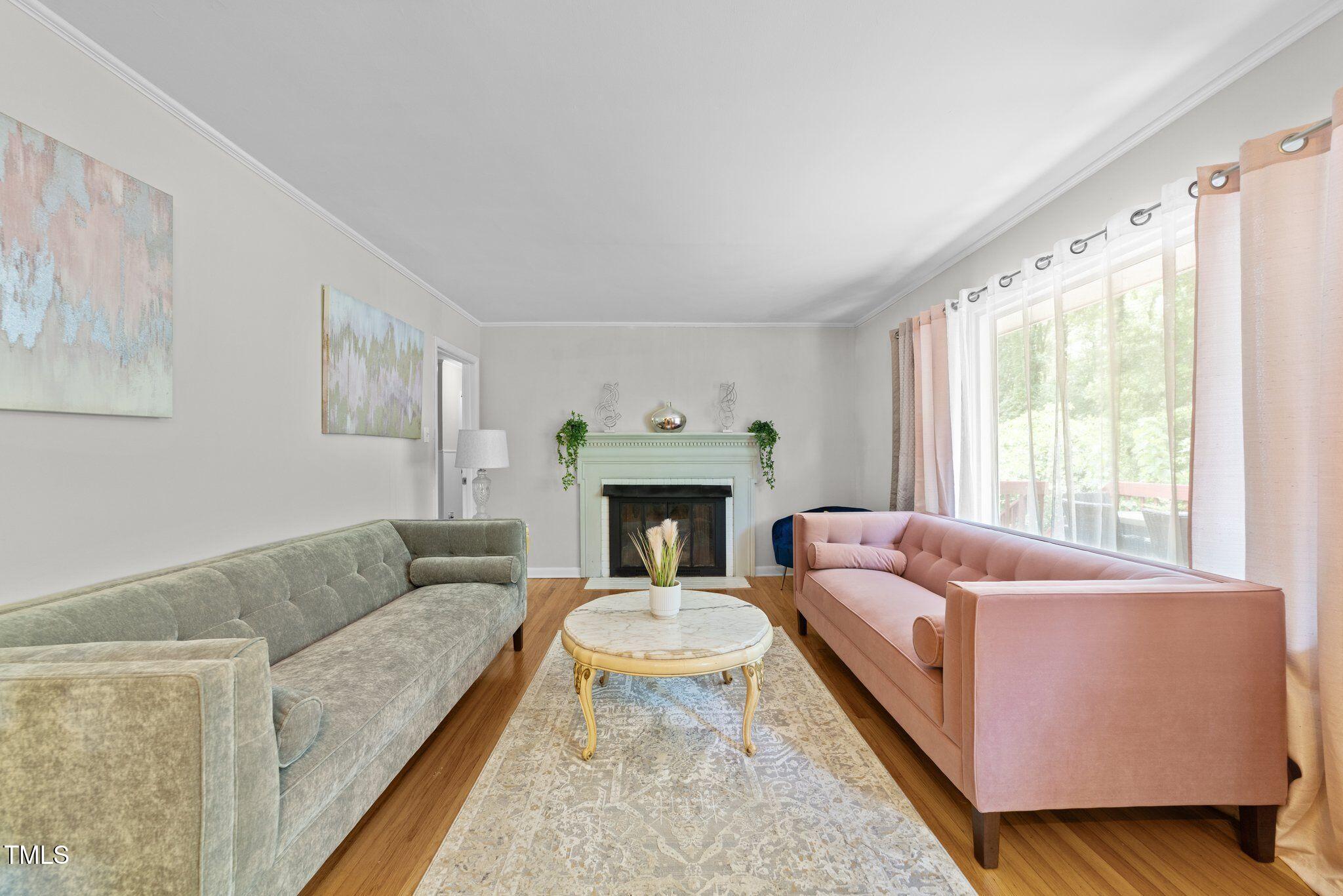 808 Ravenwood Drive