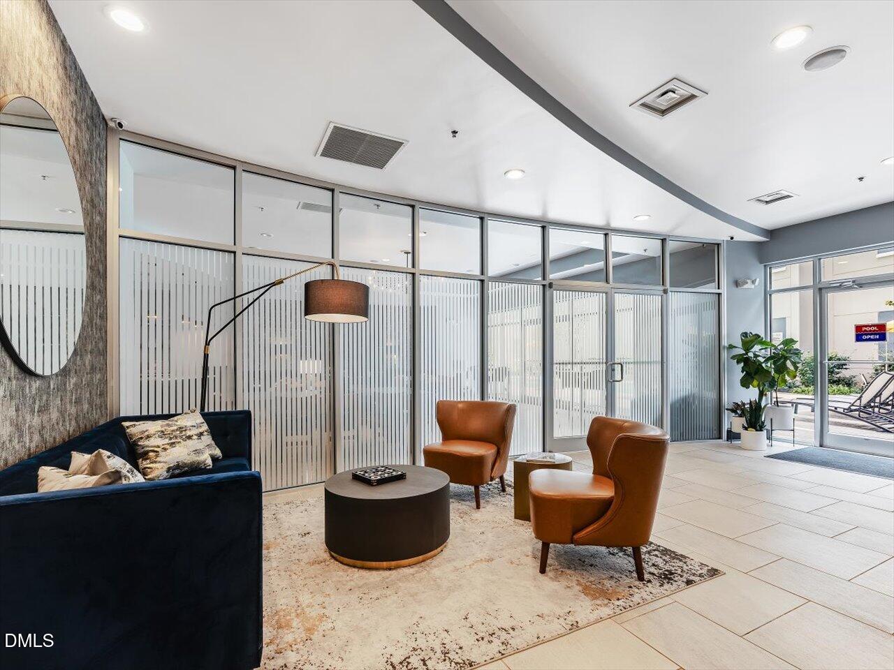 222 Glenwood Avenue 304