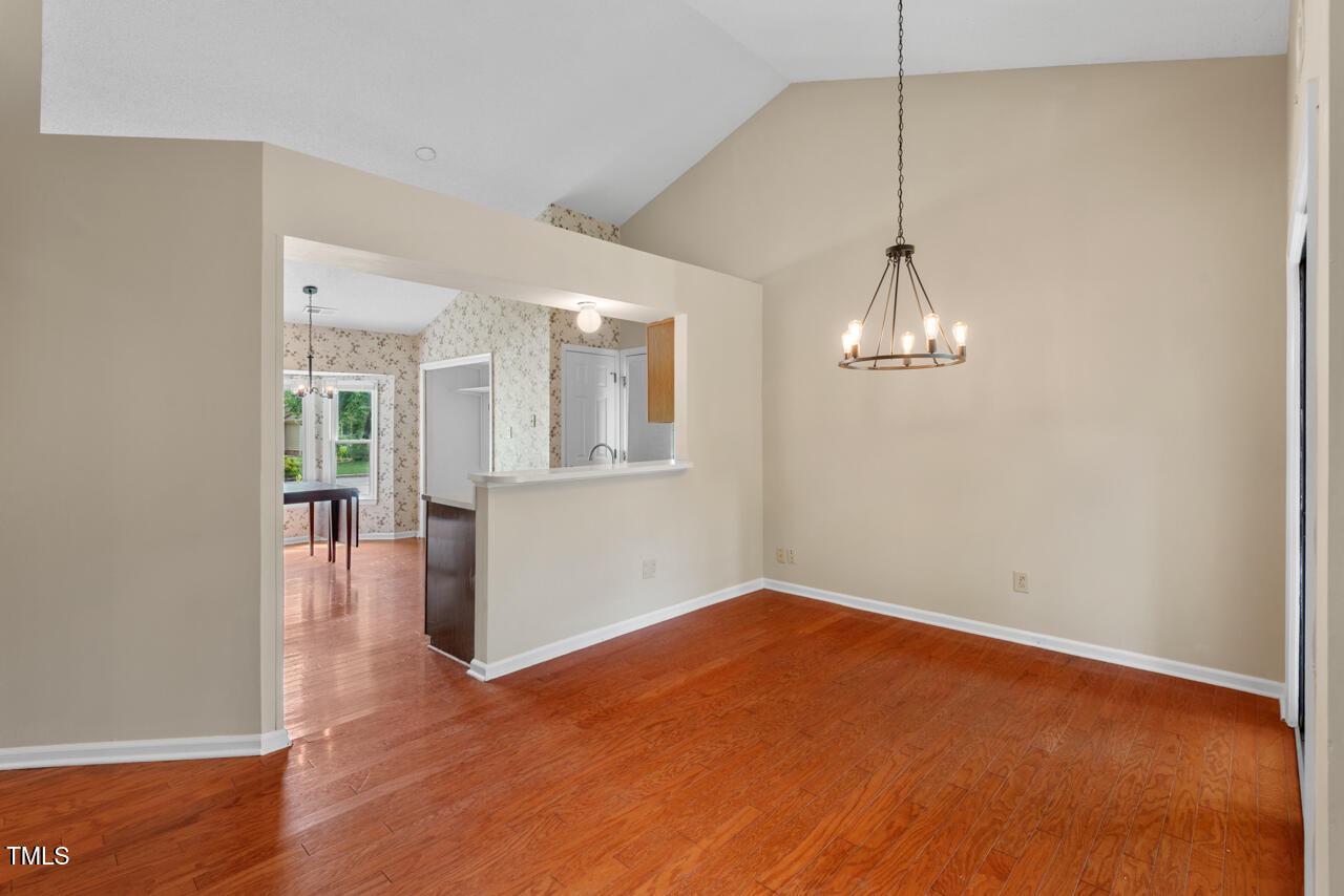 1014 Laurens Way