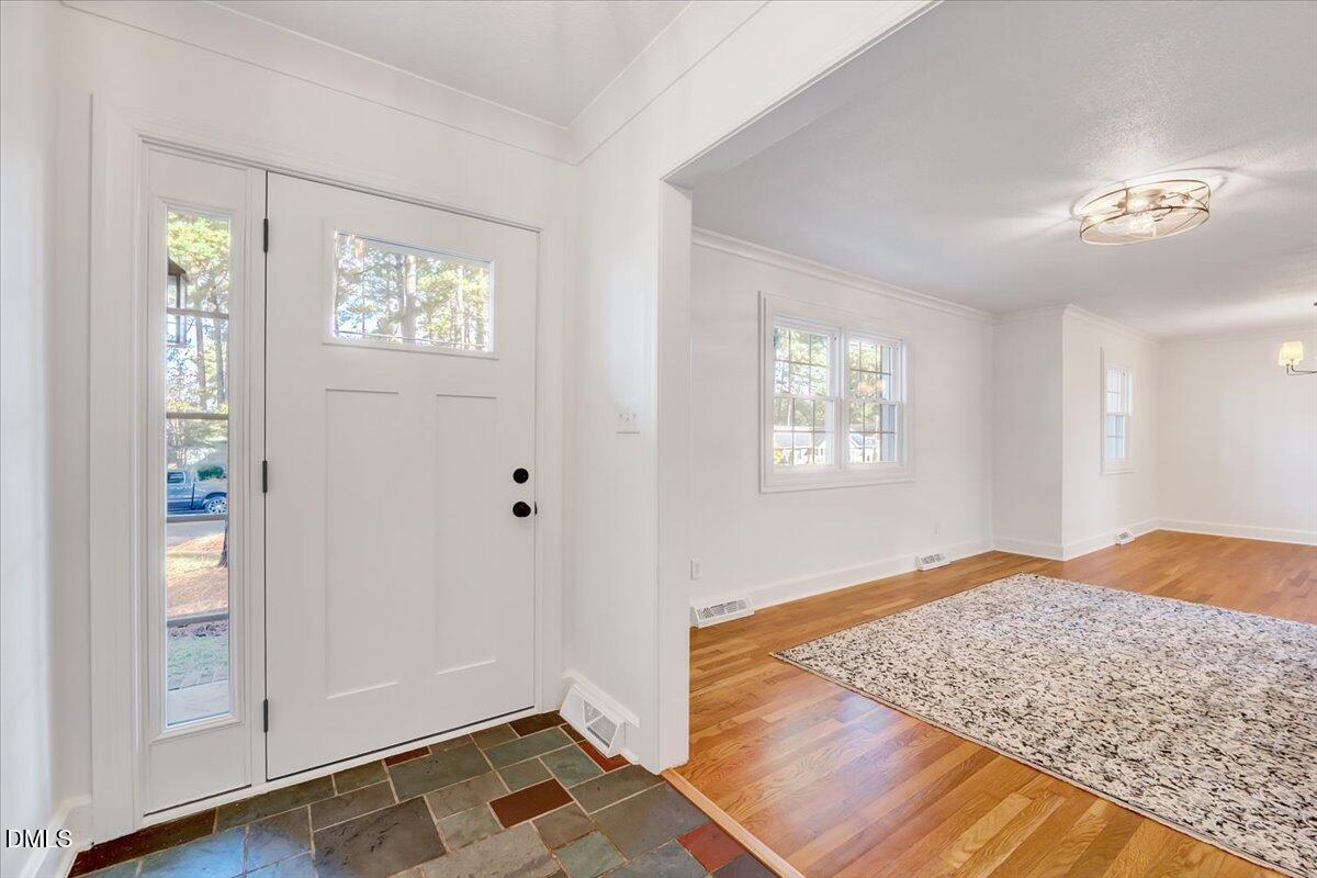 1915 Delwood Drive W