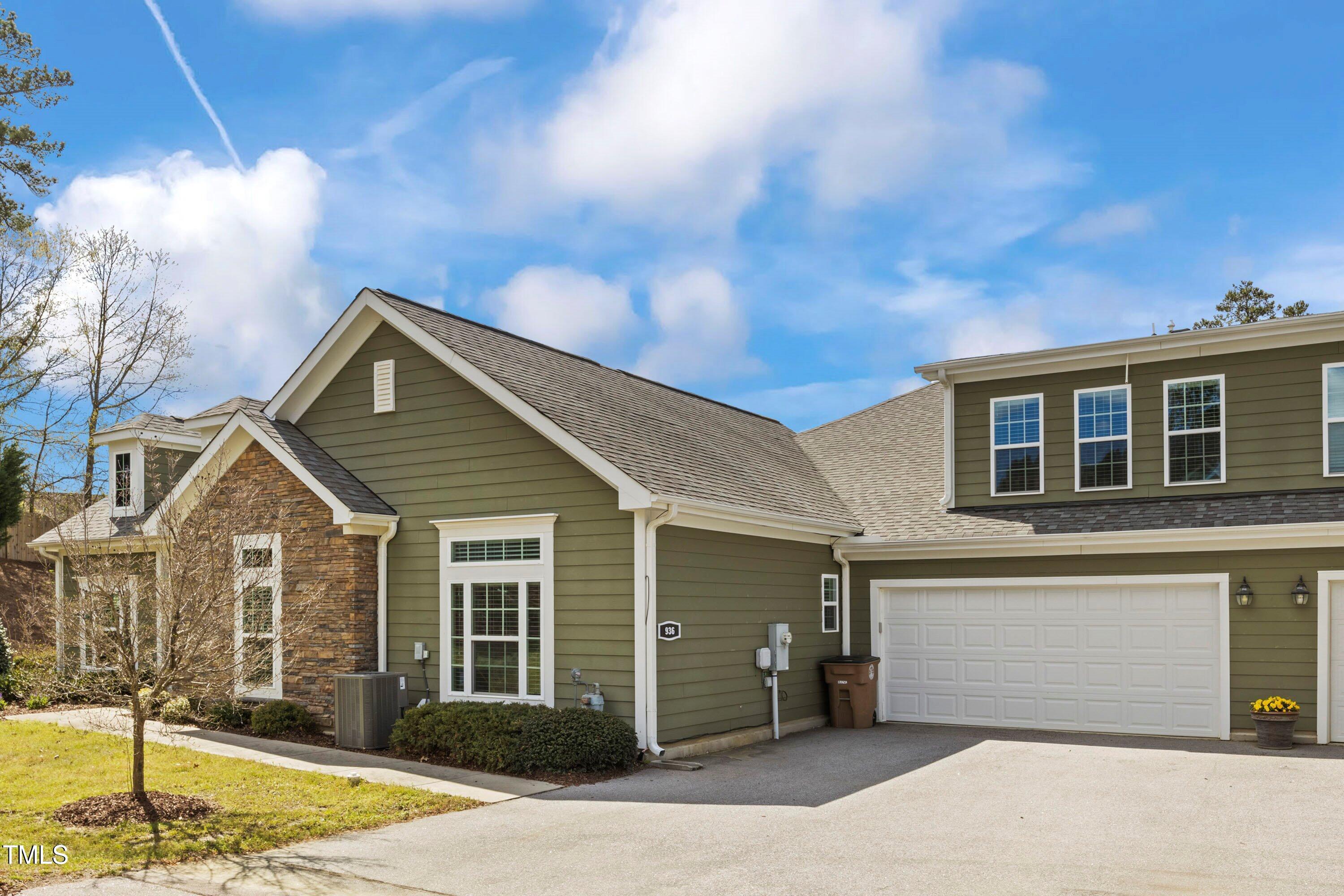 936 Blue Bird Lane