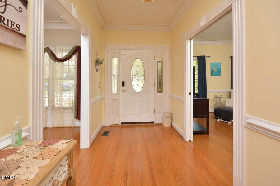 240 Coachlight Trail