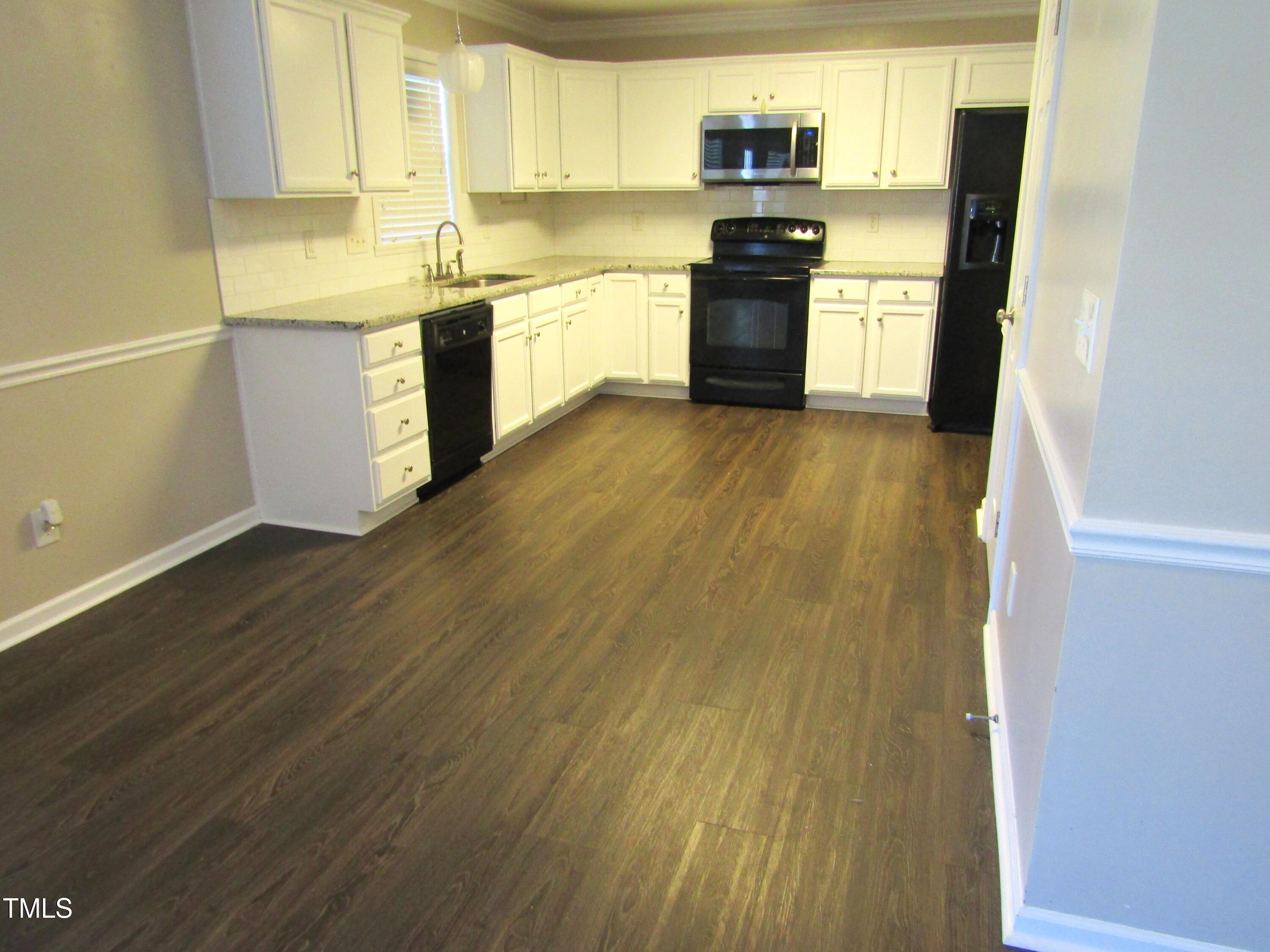202 Redstone Court
