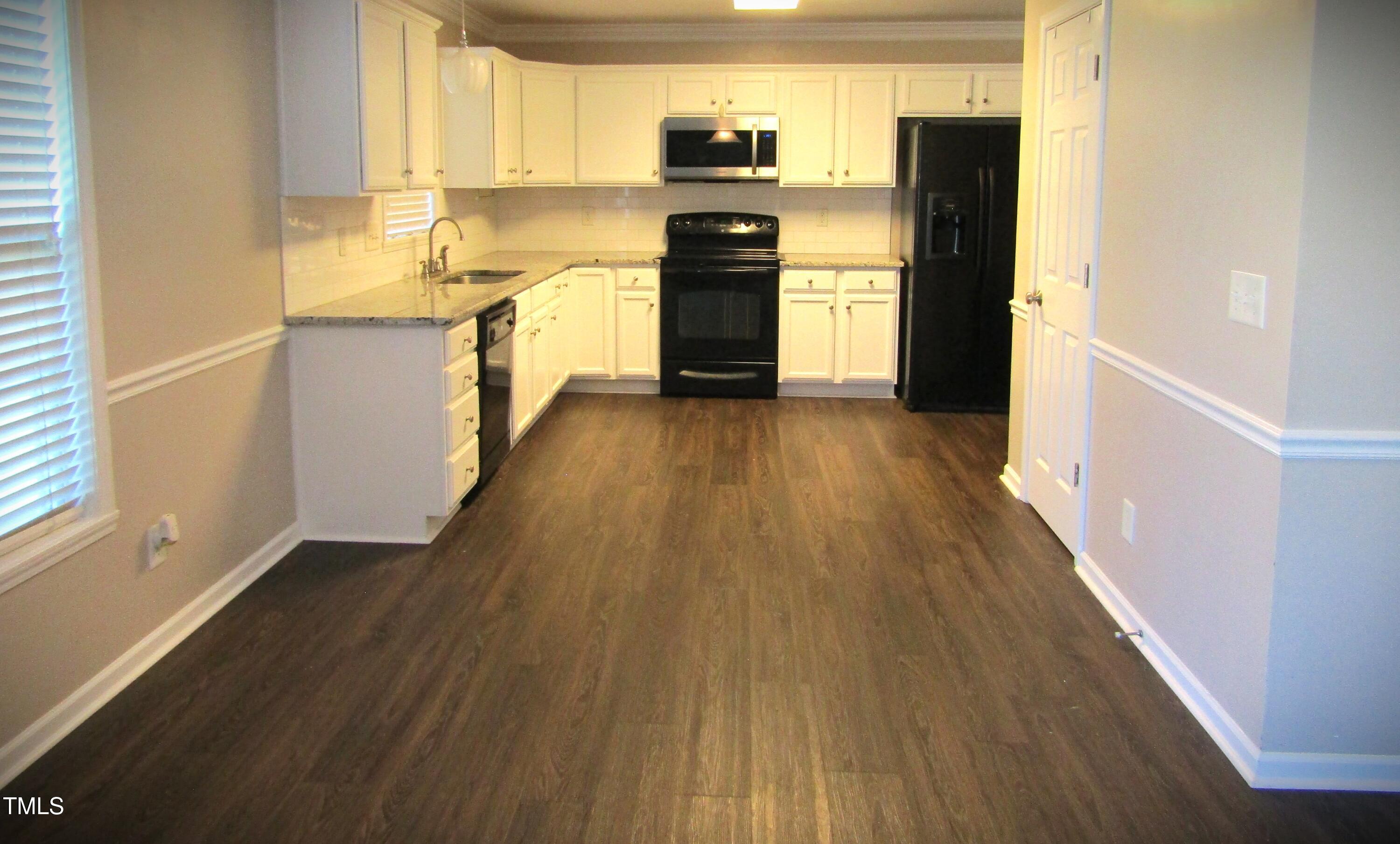 202 Redstone Court