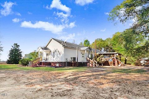 A home in La Grange