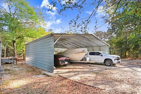 A home in La Grange