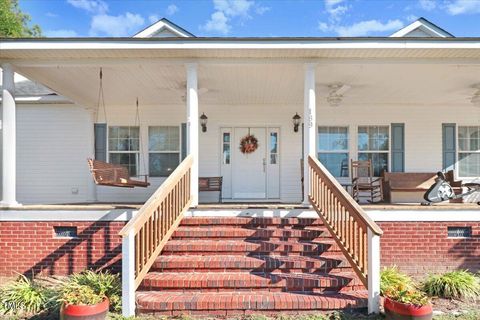 A home in La Grange