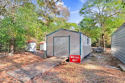 A home in La Grange