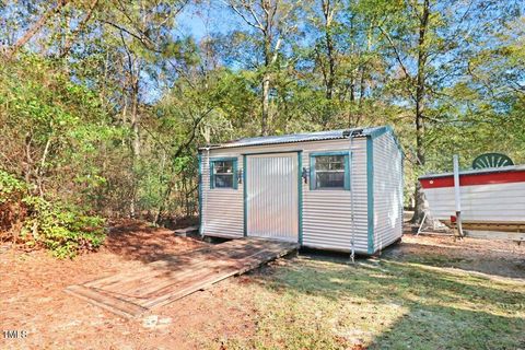 A home in La Grange