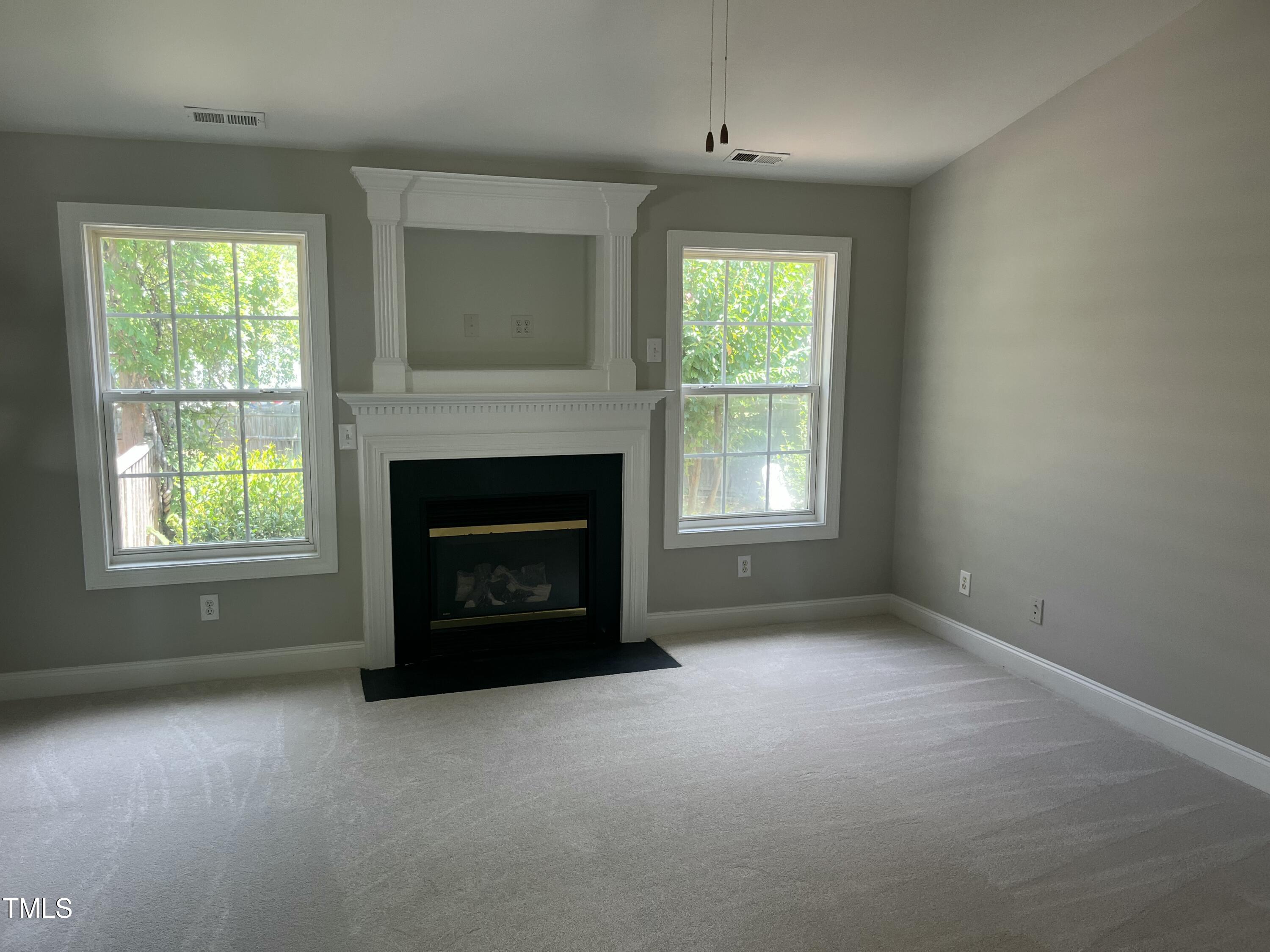 400 Holly Thorn Trace