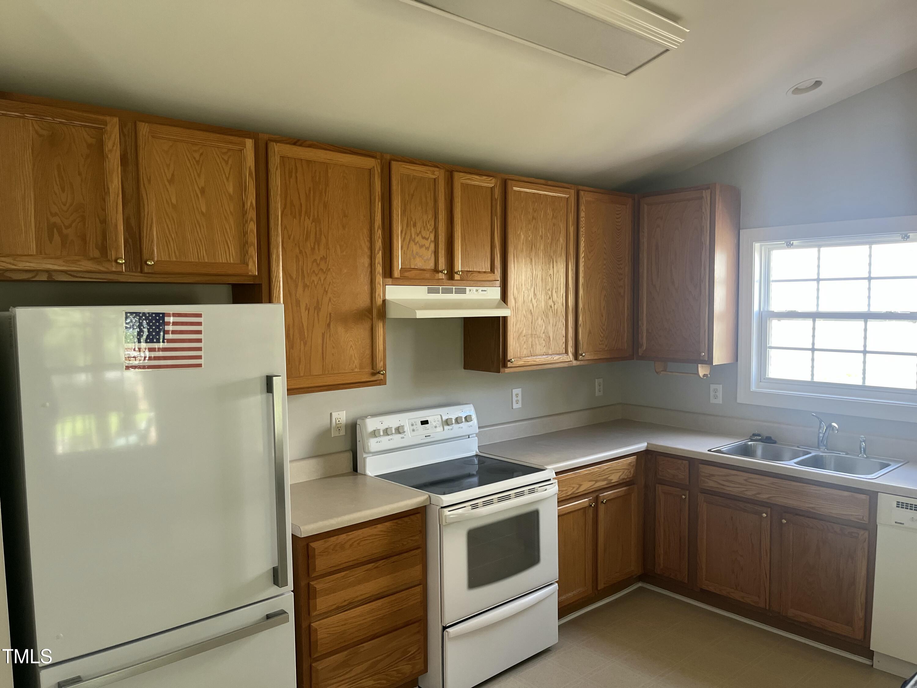 400 Holly Thorn Trace