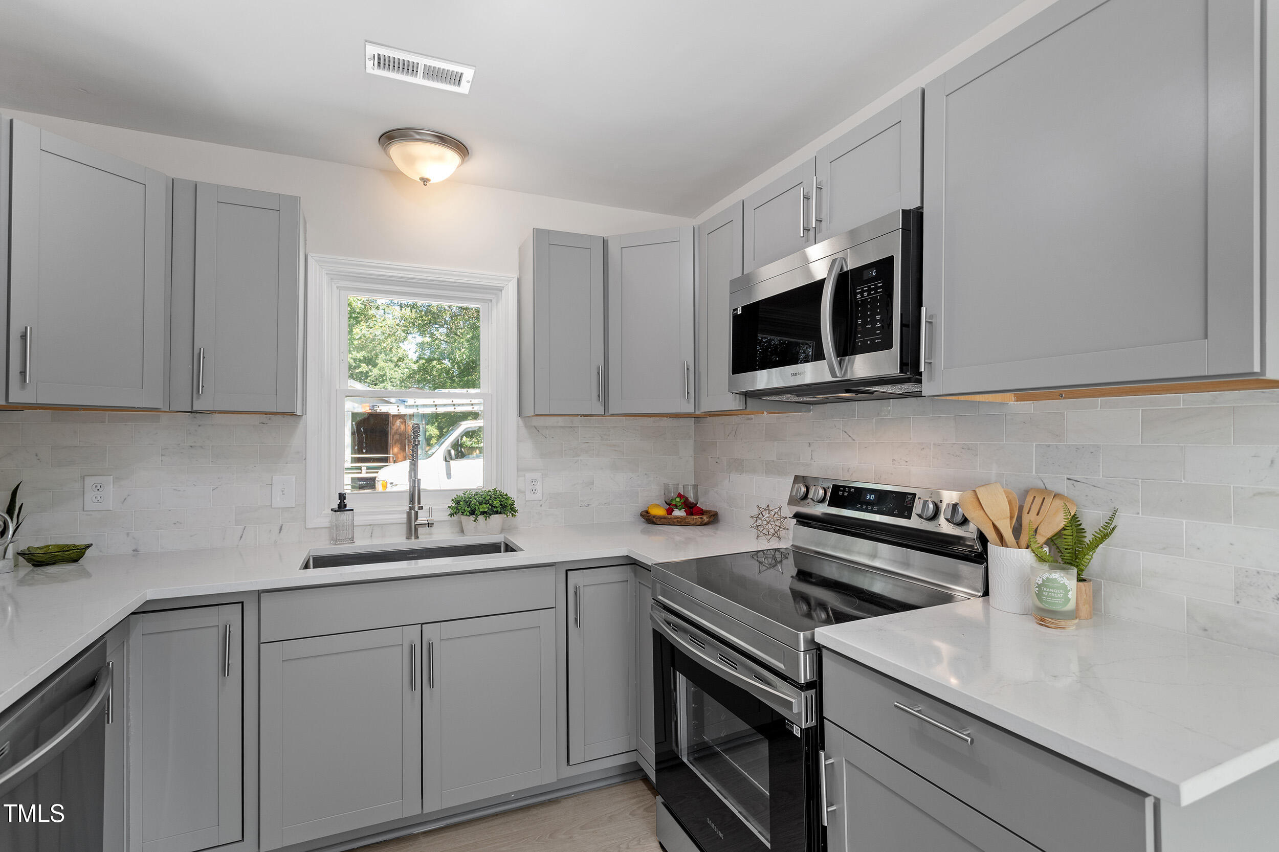 5033 Sunset Lake Road