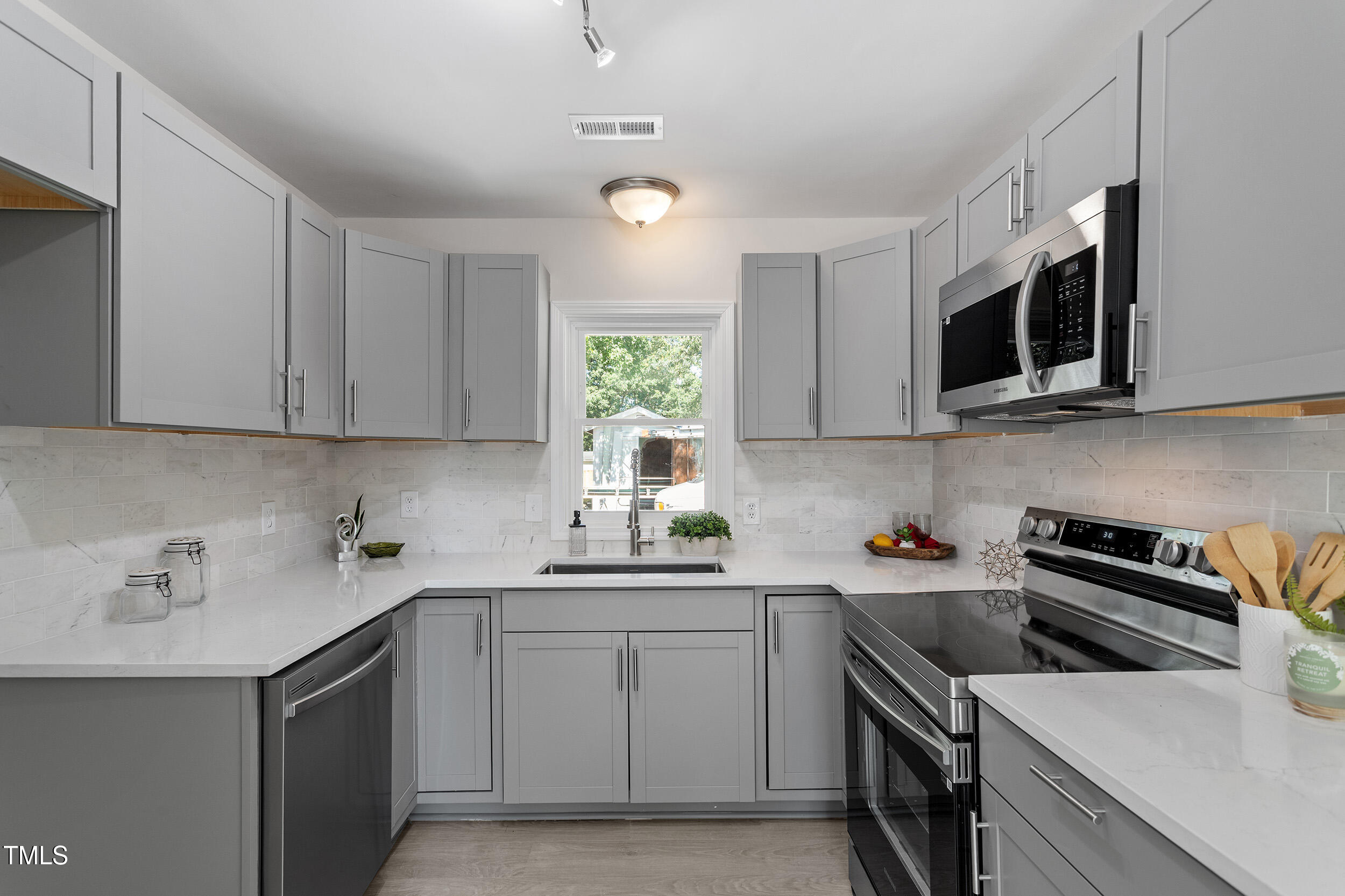 5033 Sunset Lake Road