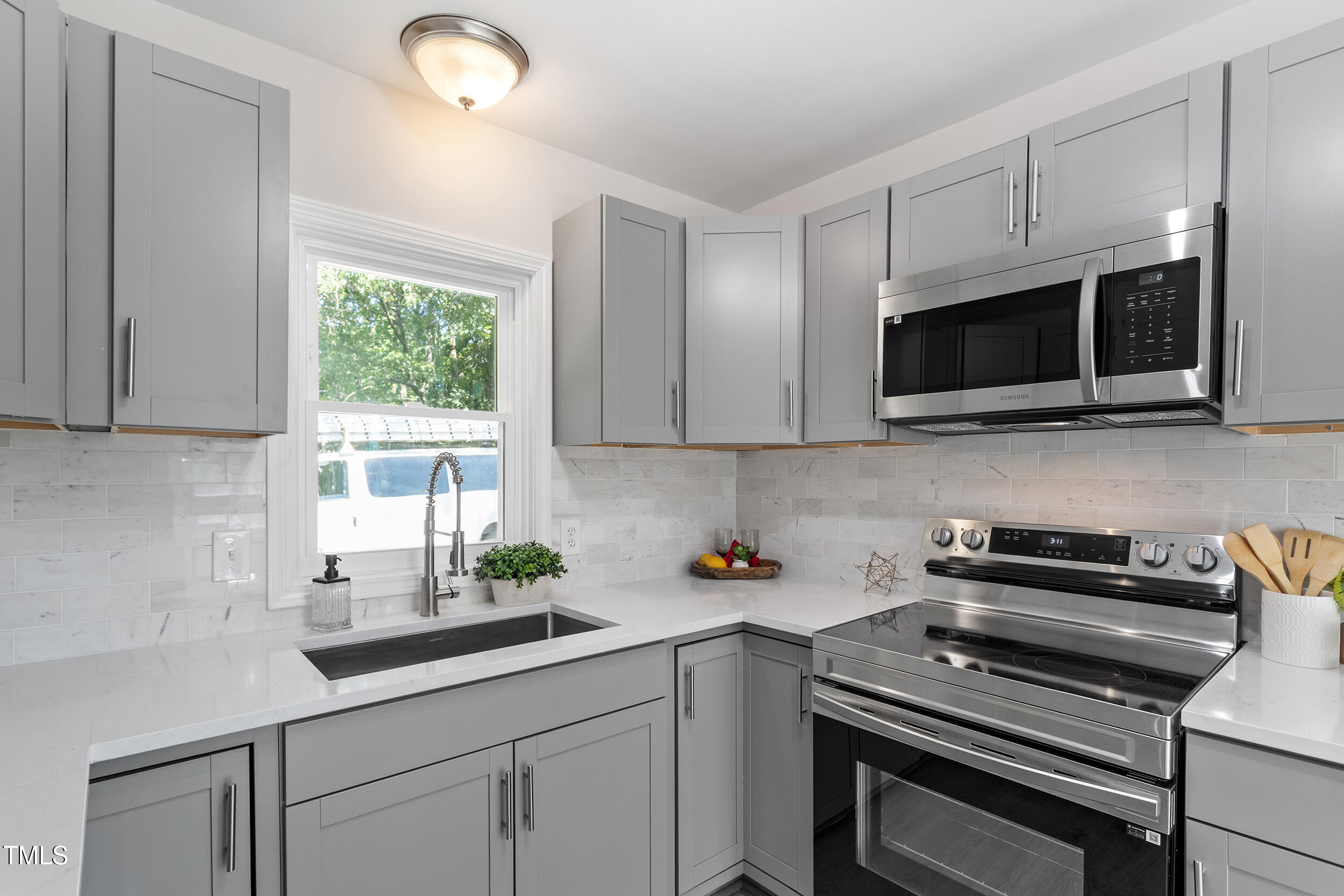 5033 Sunset Lake Road