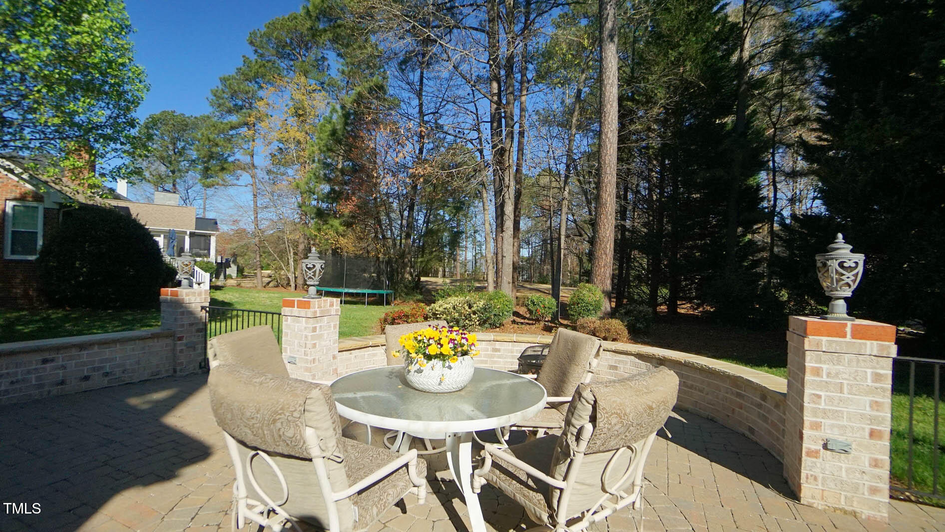 325 Hogans Valley Way