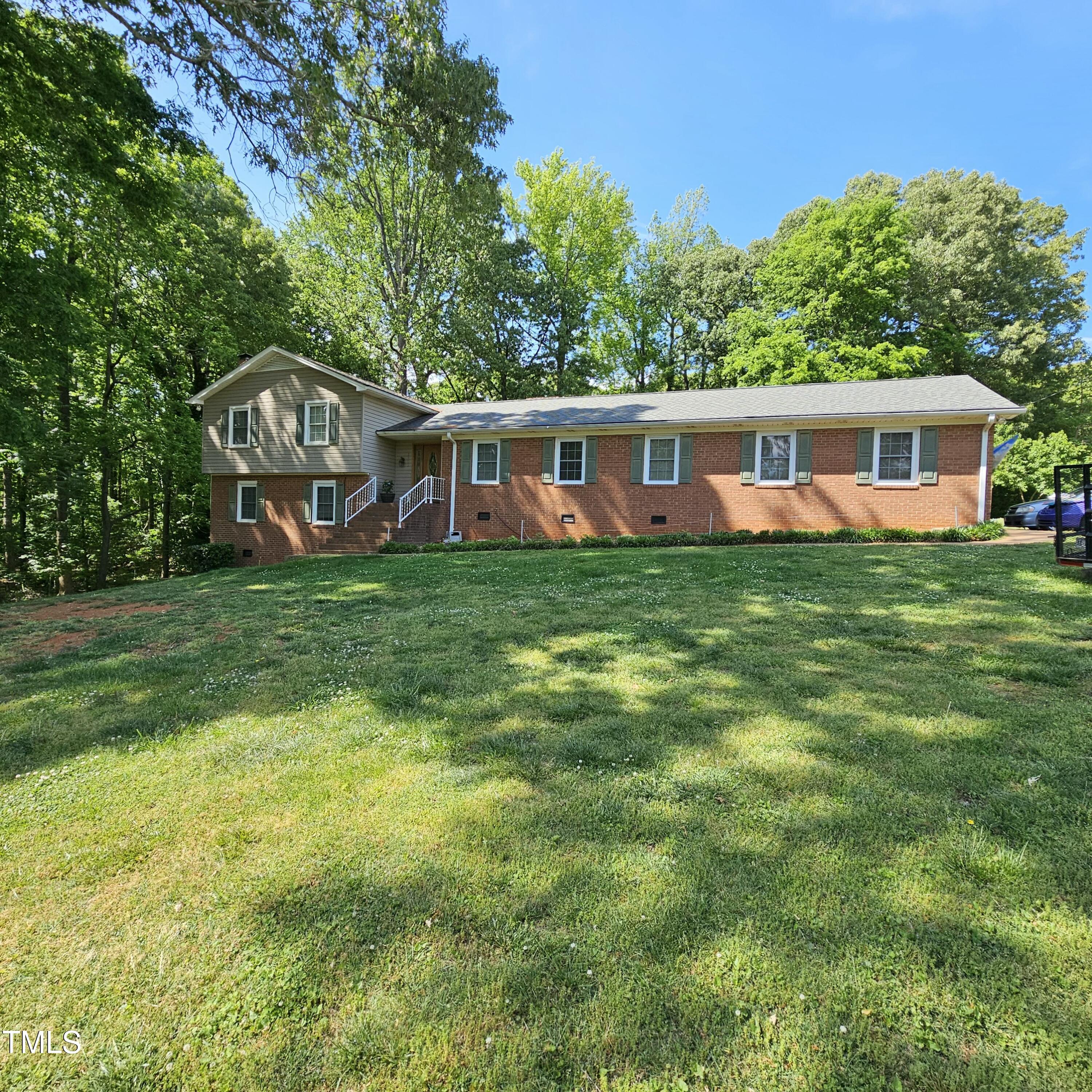 1102 Parkwood Drive