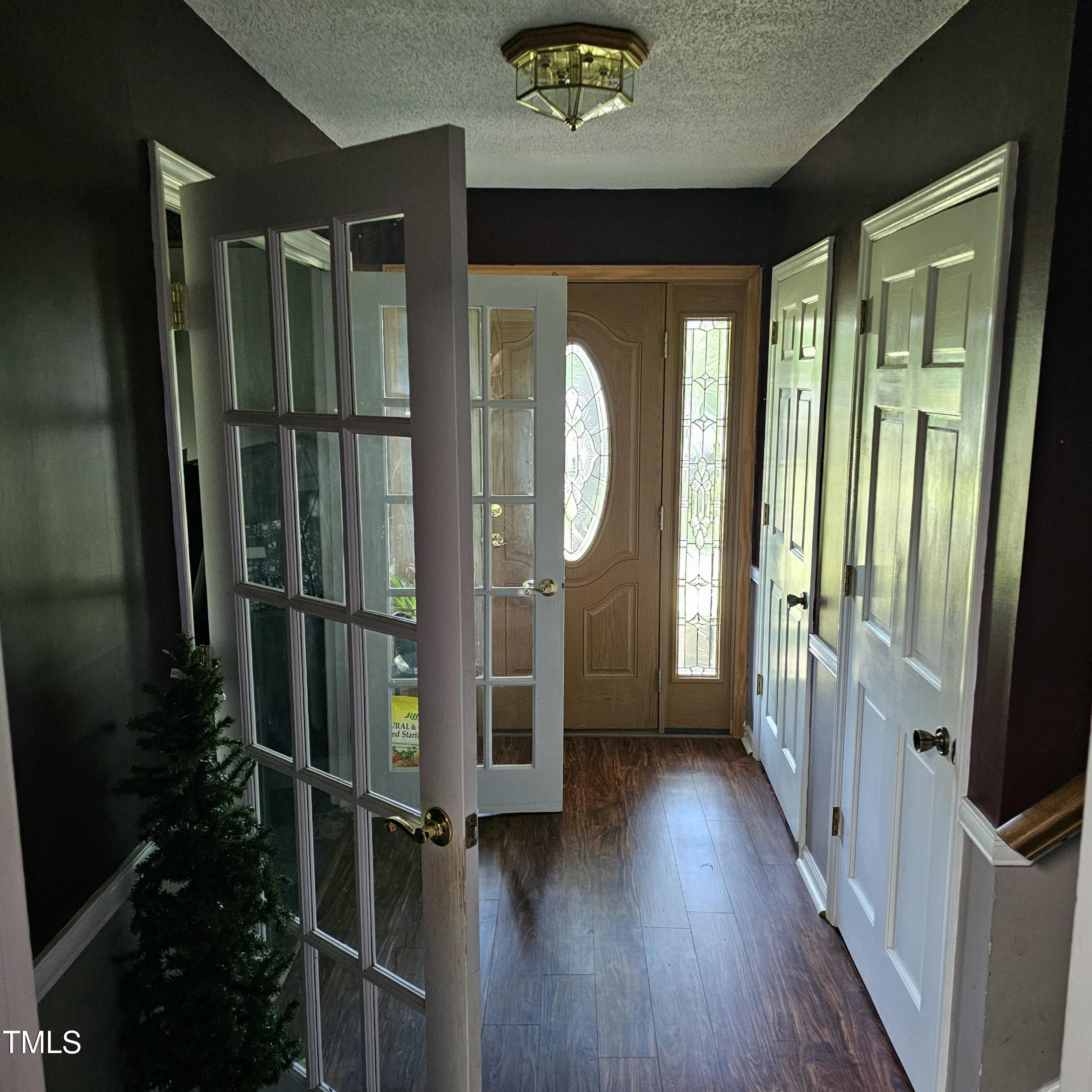 1102 Parkwood Drive