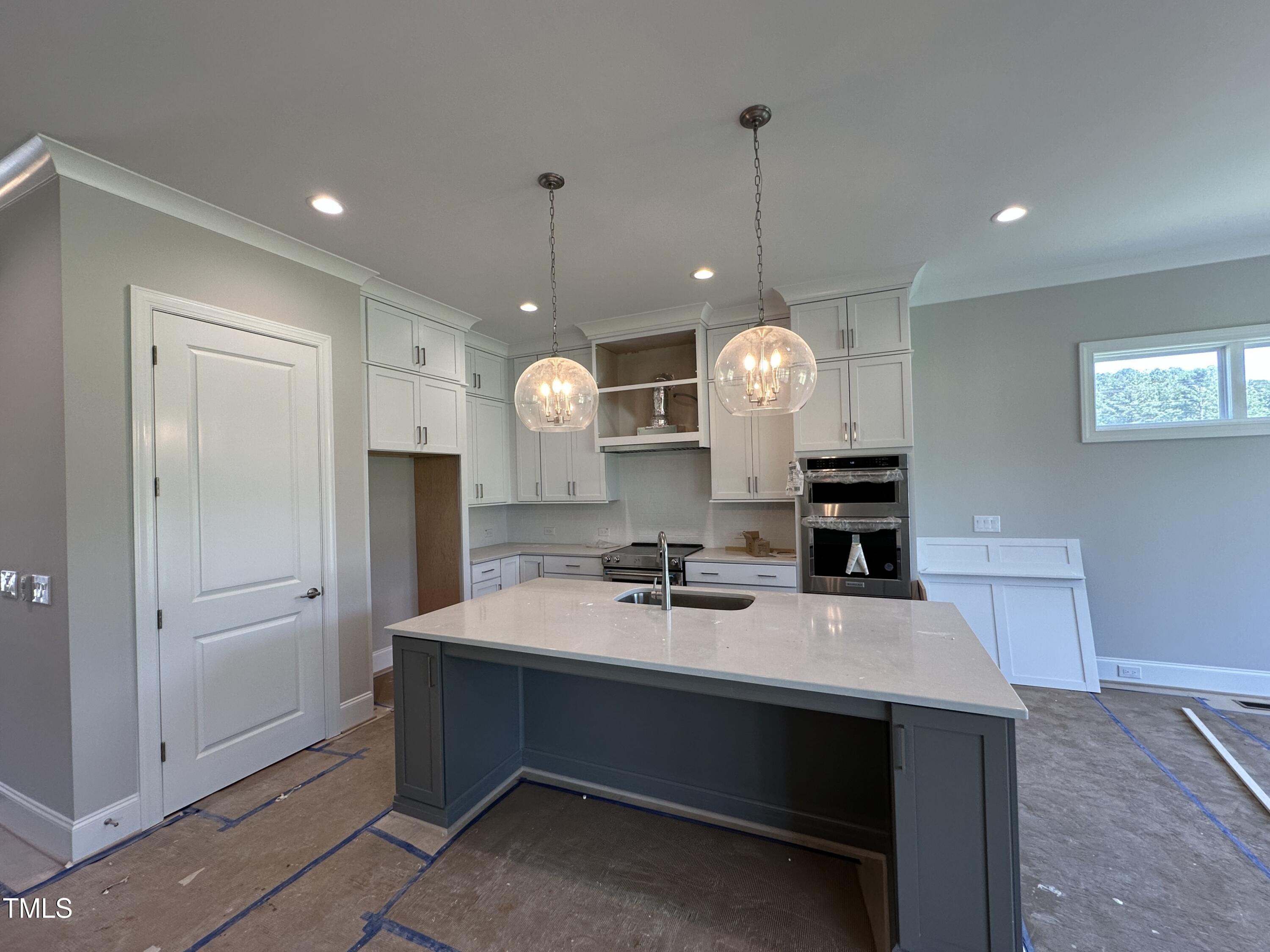 190 Broadleaf Lane