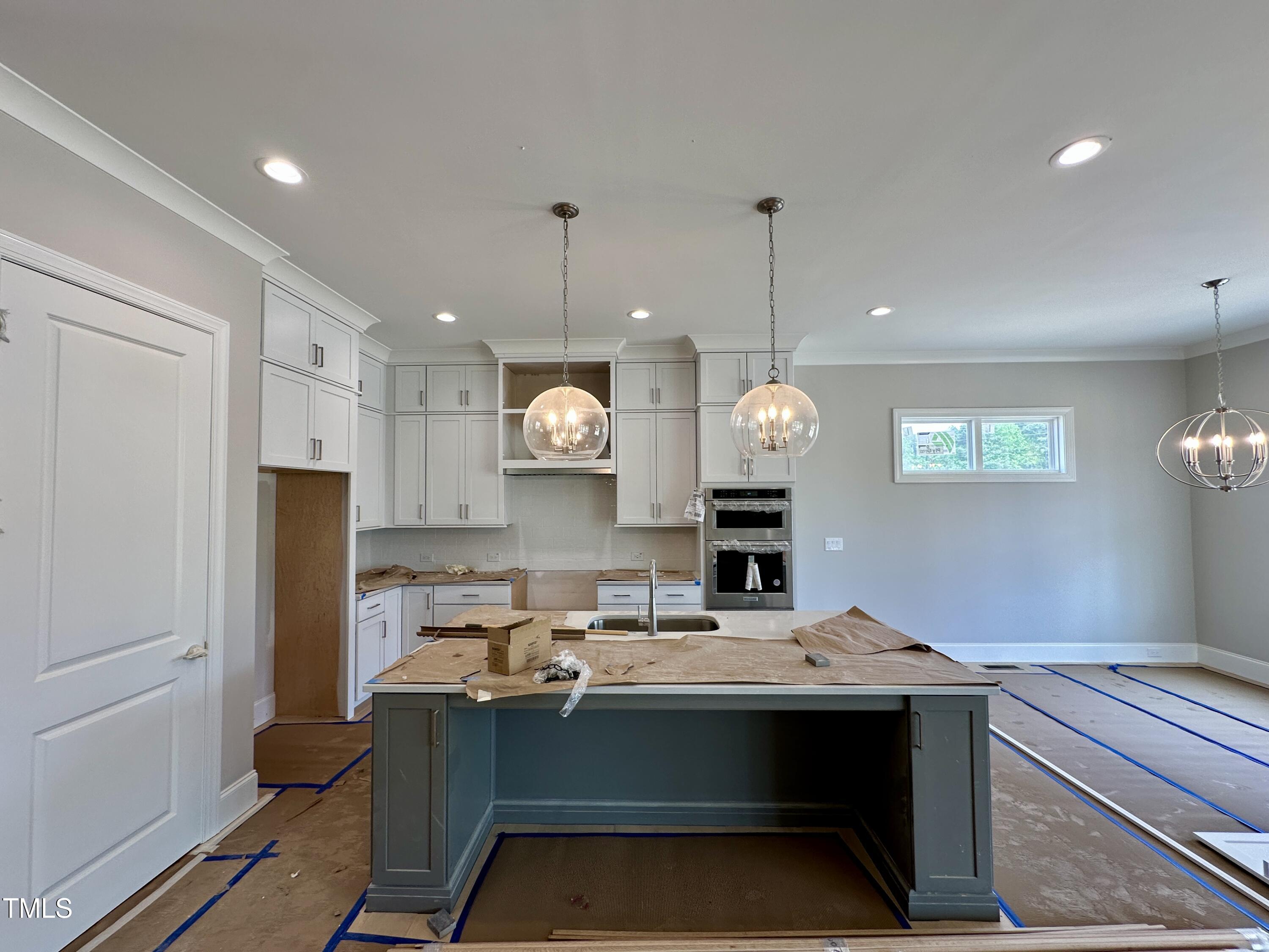 190 Broadleaf Lane