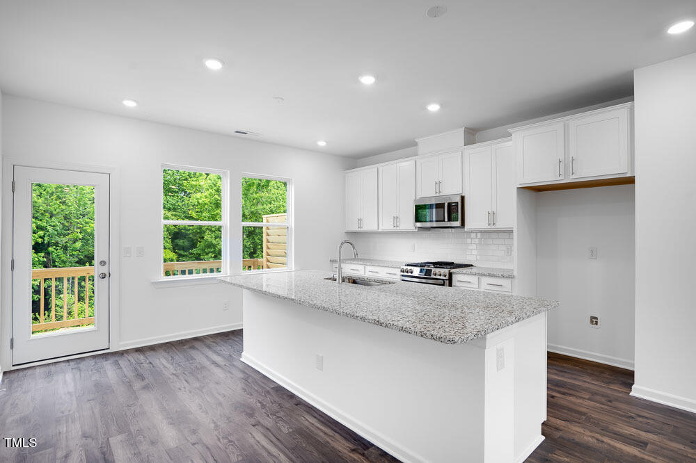 433 Rowe Way