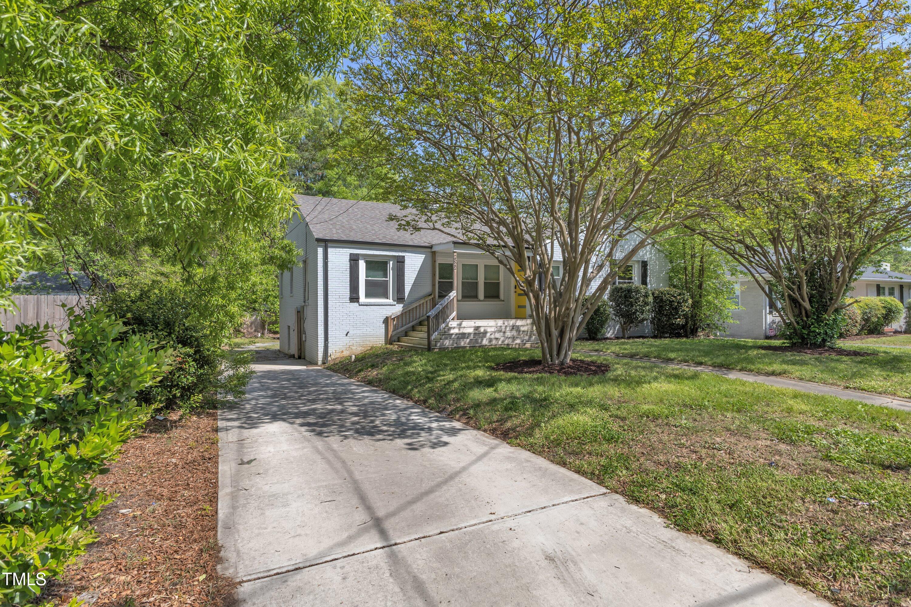 2522 N Roxboro Street