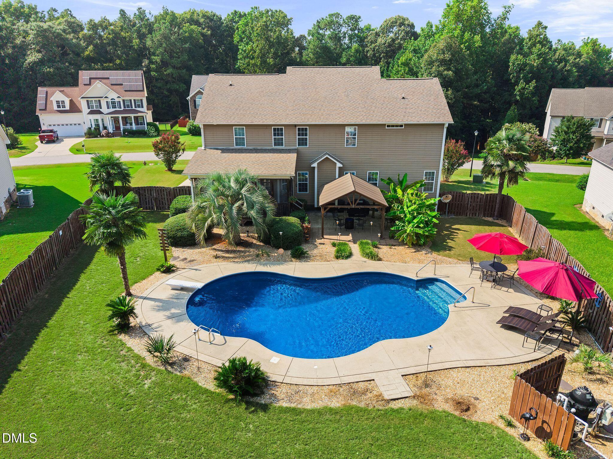 253 Winding Oak Way