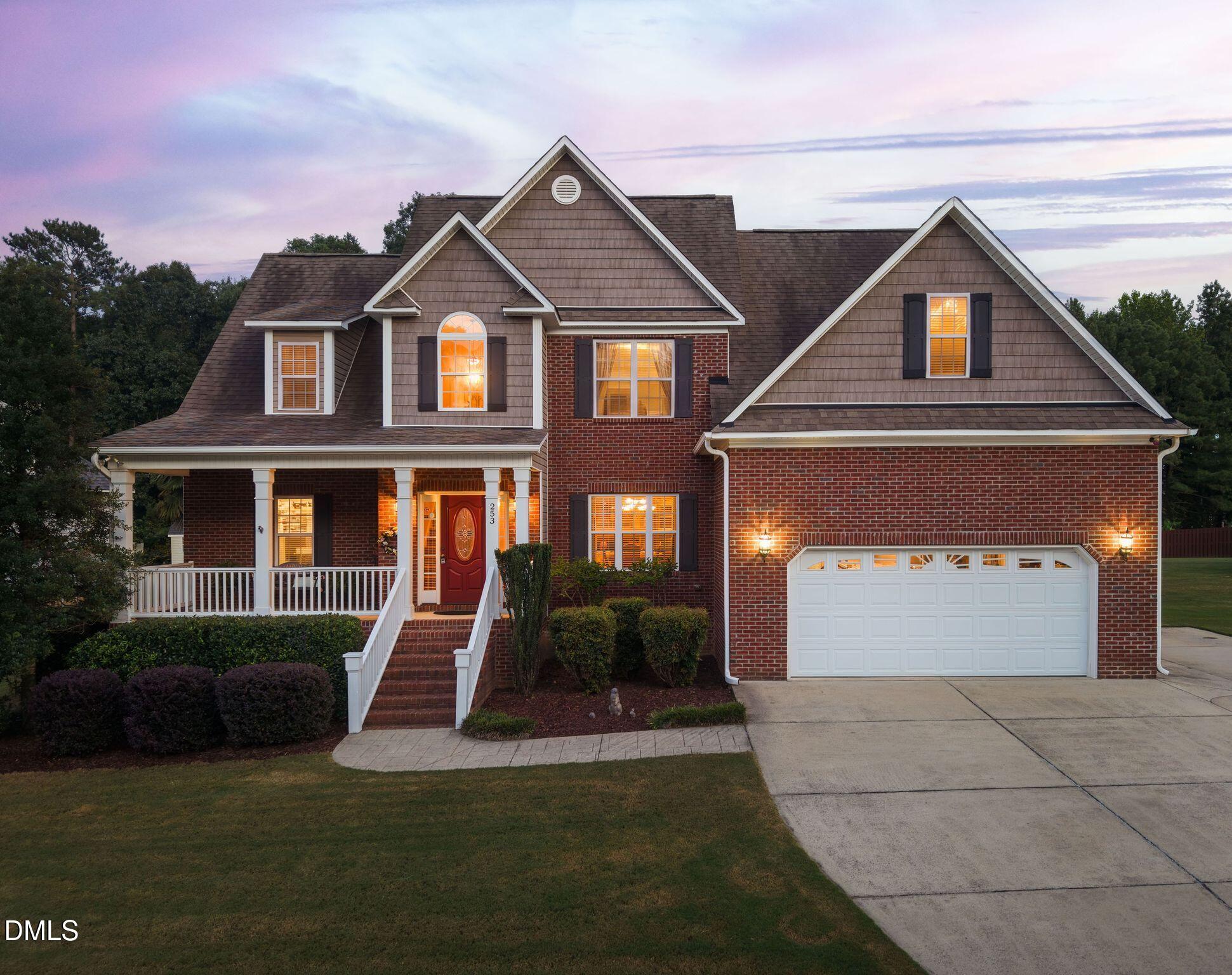 253 Winding Oak Way