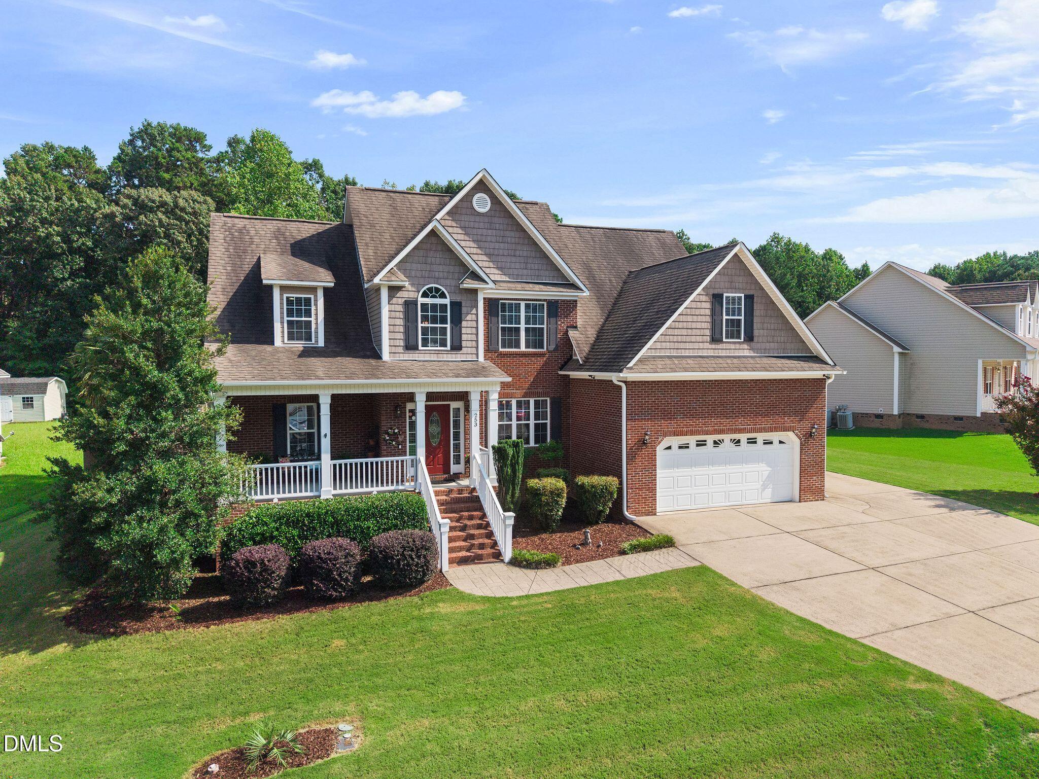 253 Winding Oak Way
