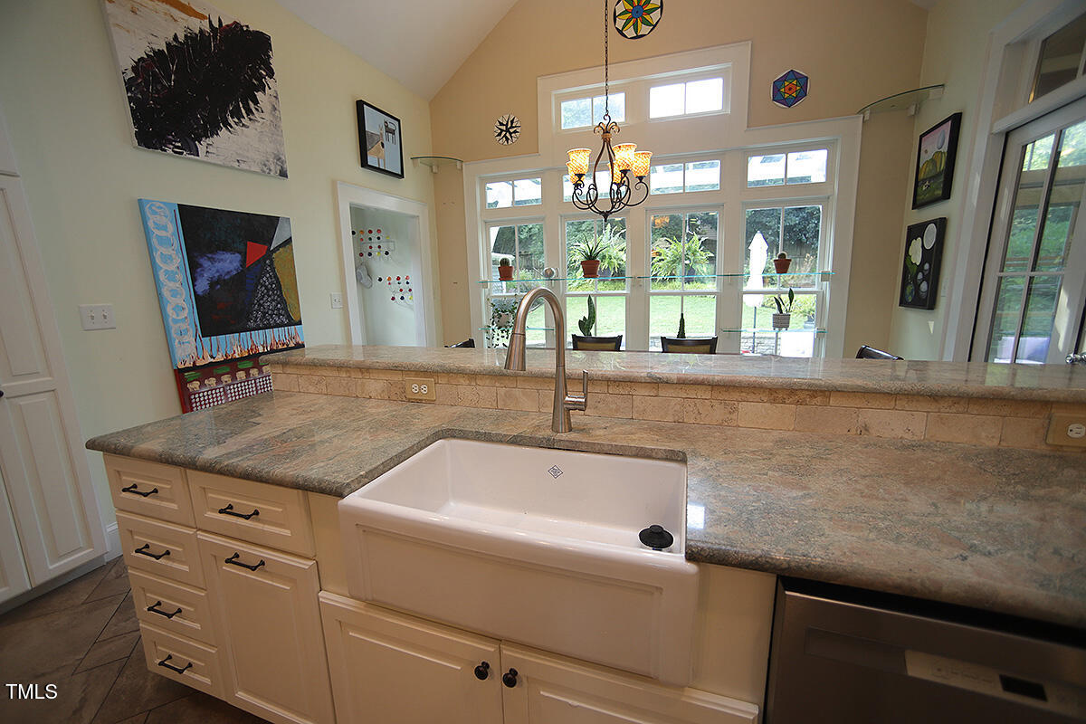 Raleigh, North Carolina 27609, United States, 5 Bedrooms Bedrooms, ,4 BathroomsBathrooms,Residential,Active,206246