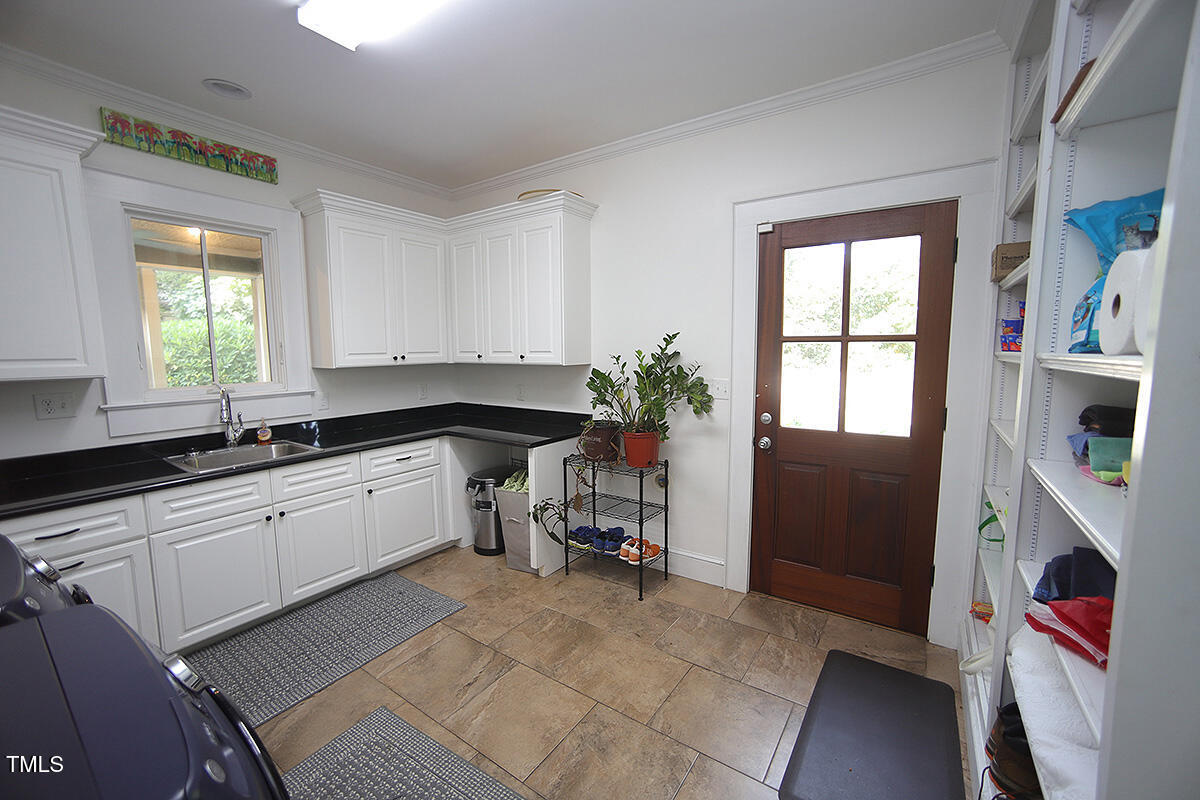 Raleigh, North Carolina 27609, United States, 5 Bedrooms Bedrooms, ,4 BathroomsBathrooms,Residential,Active,206246