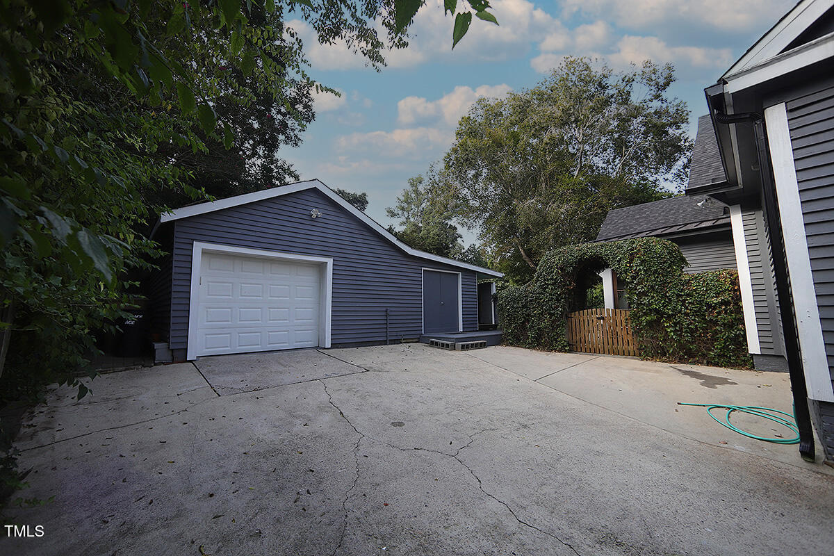 Raleigh, North Carolina 27609, United States, 5 Bedrooms Bedrooms, ,4 BathroomsBathrooms,Residential,Active,206246