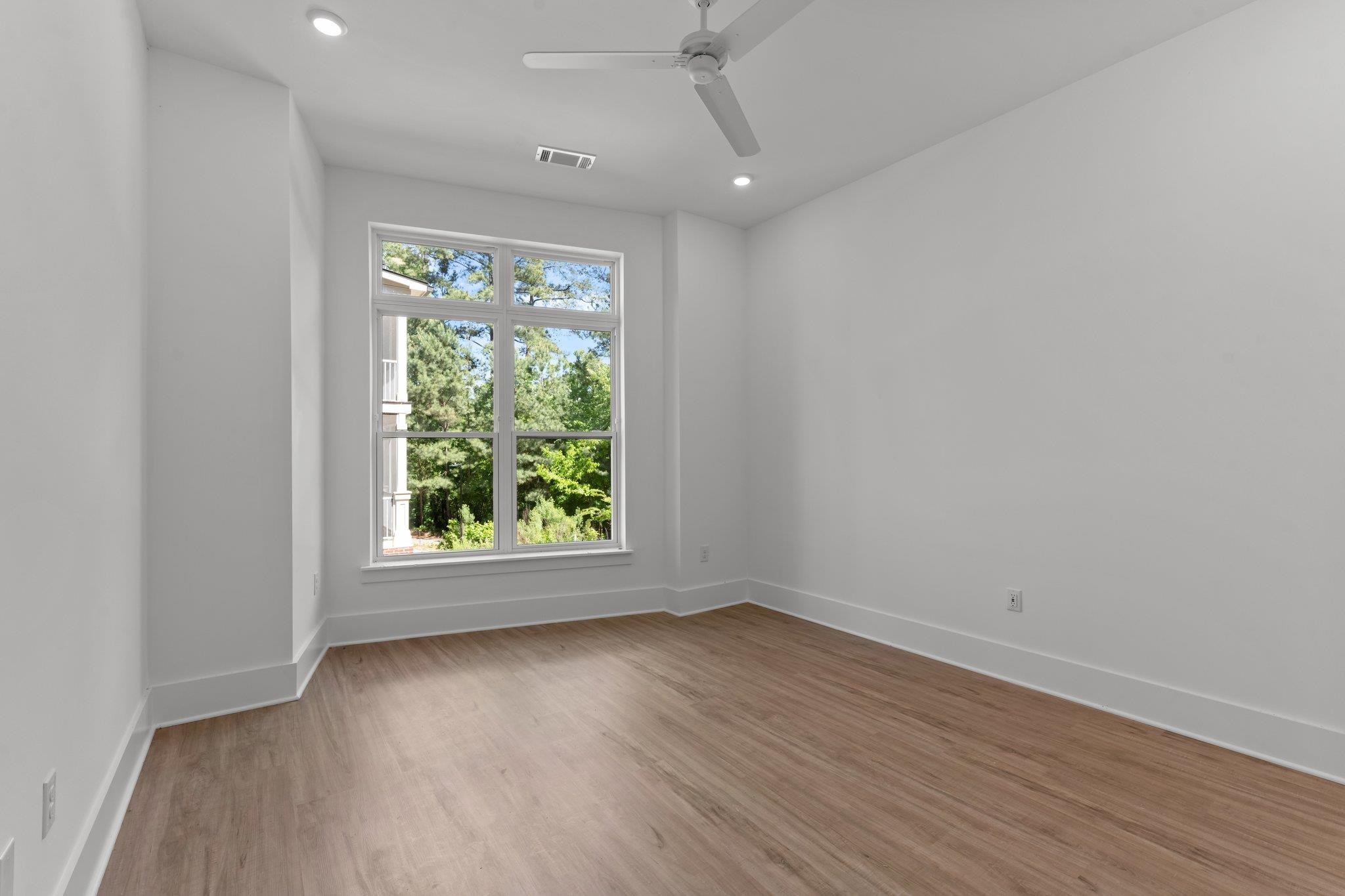 Photo 16 of 40 of 2441 Campus Shore Drive 203 condo