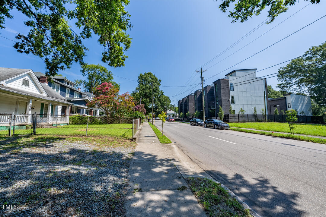 829 N Mangum Street