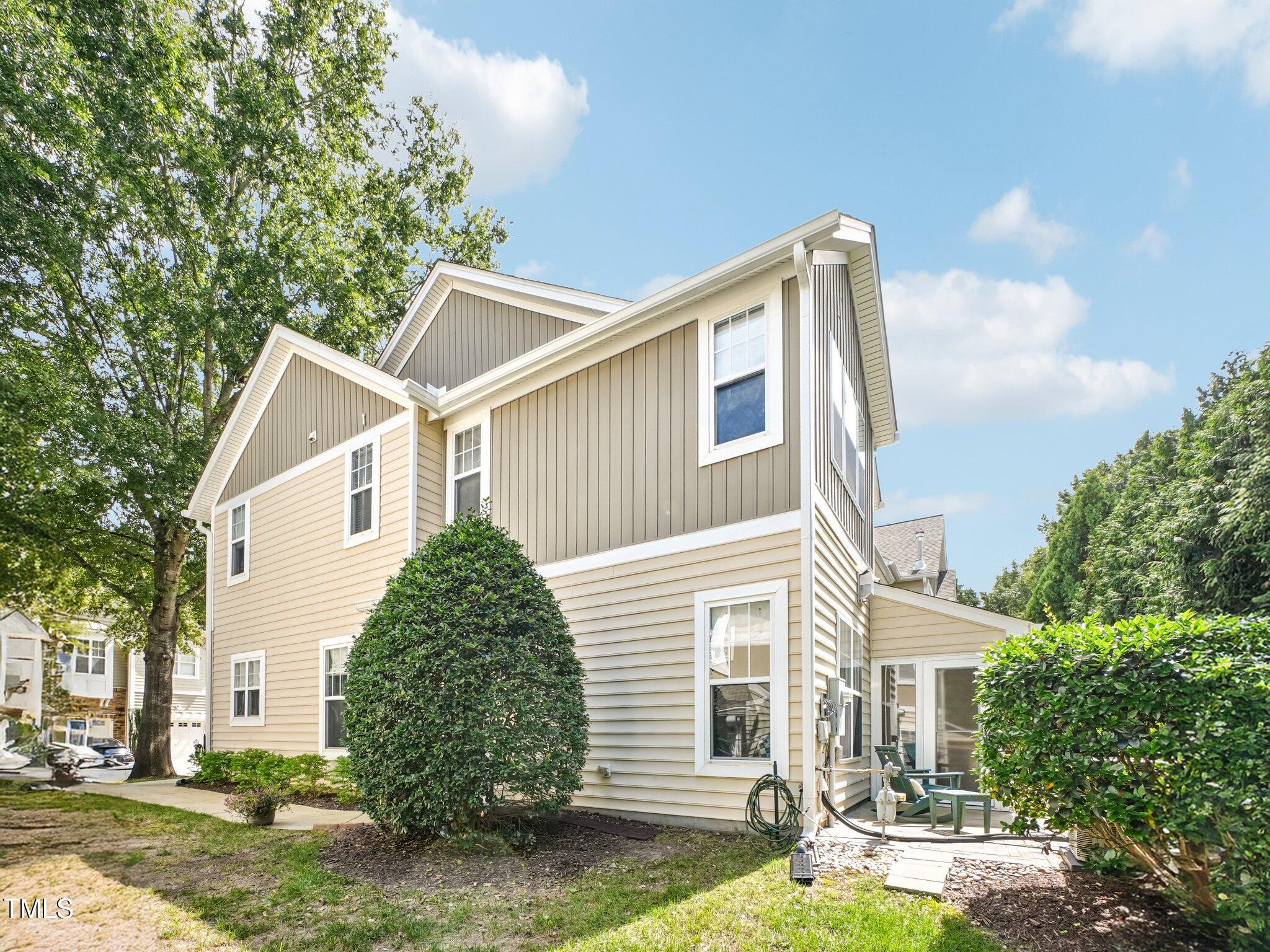 5044 Amber Clay Lane