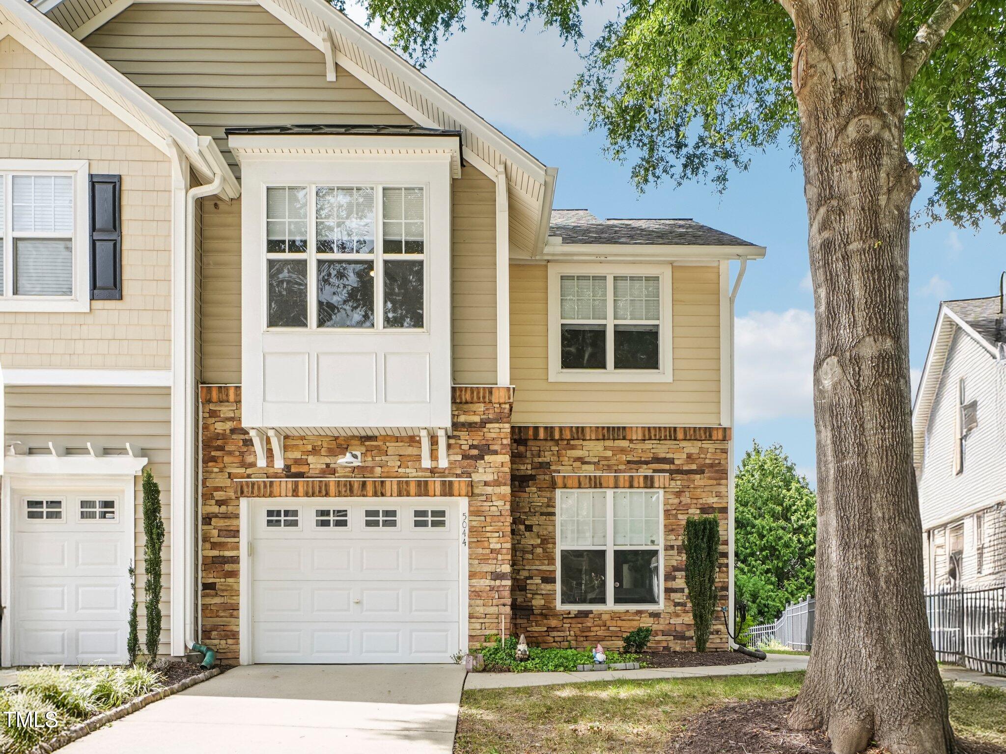 5044 Amber Clay Lane