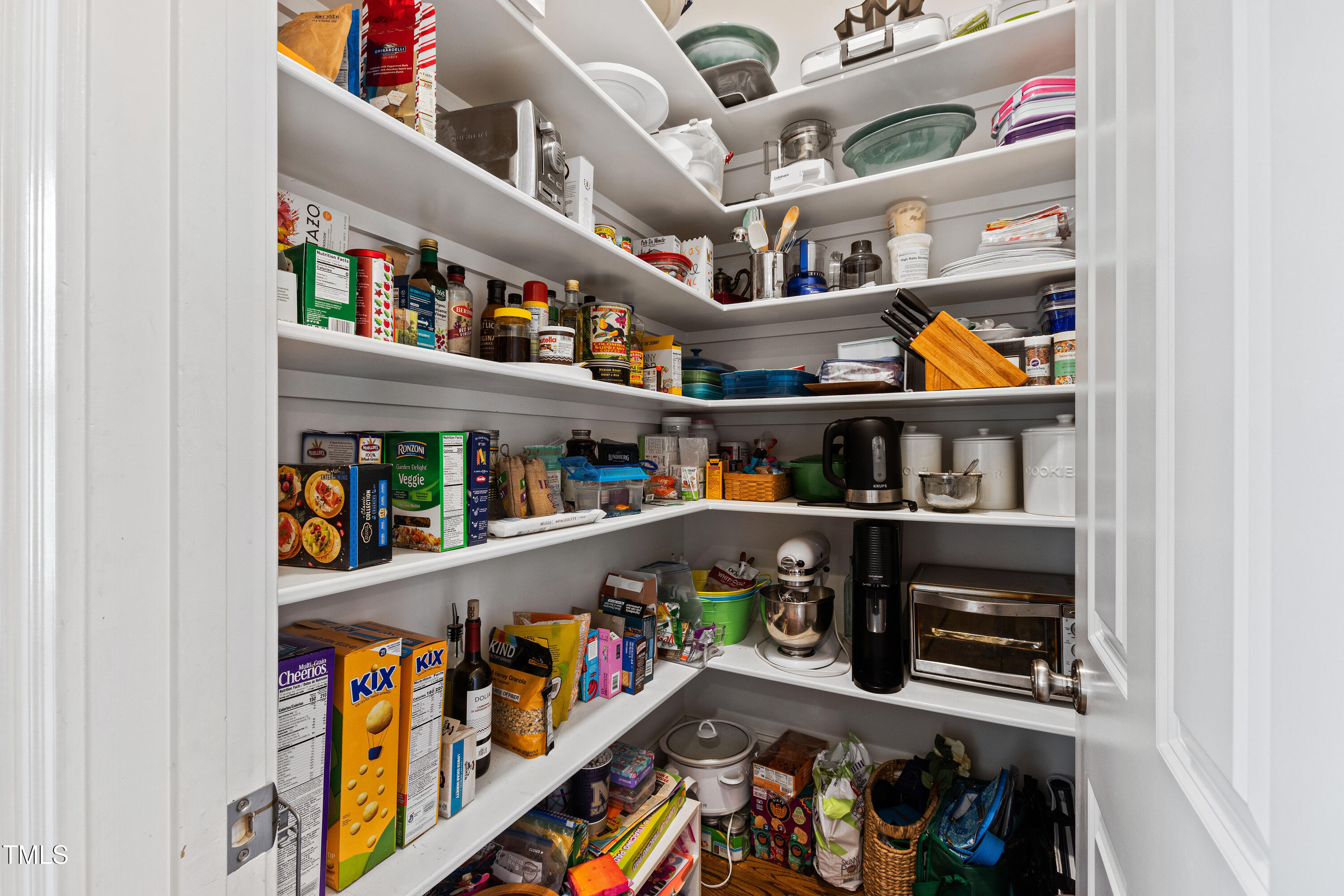 Raleigh, North Carolina 27609, United States, 4 Bedrooms Bedrooms, ,4 BathroomsBathrooms,Residential,Active,92484