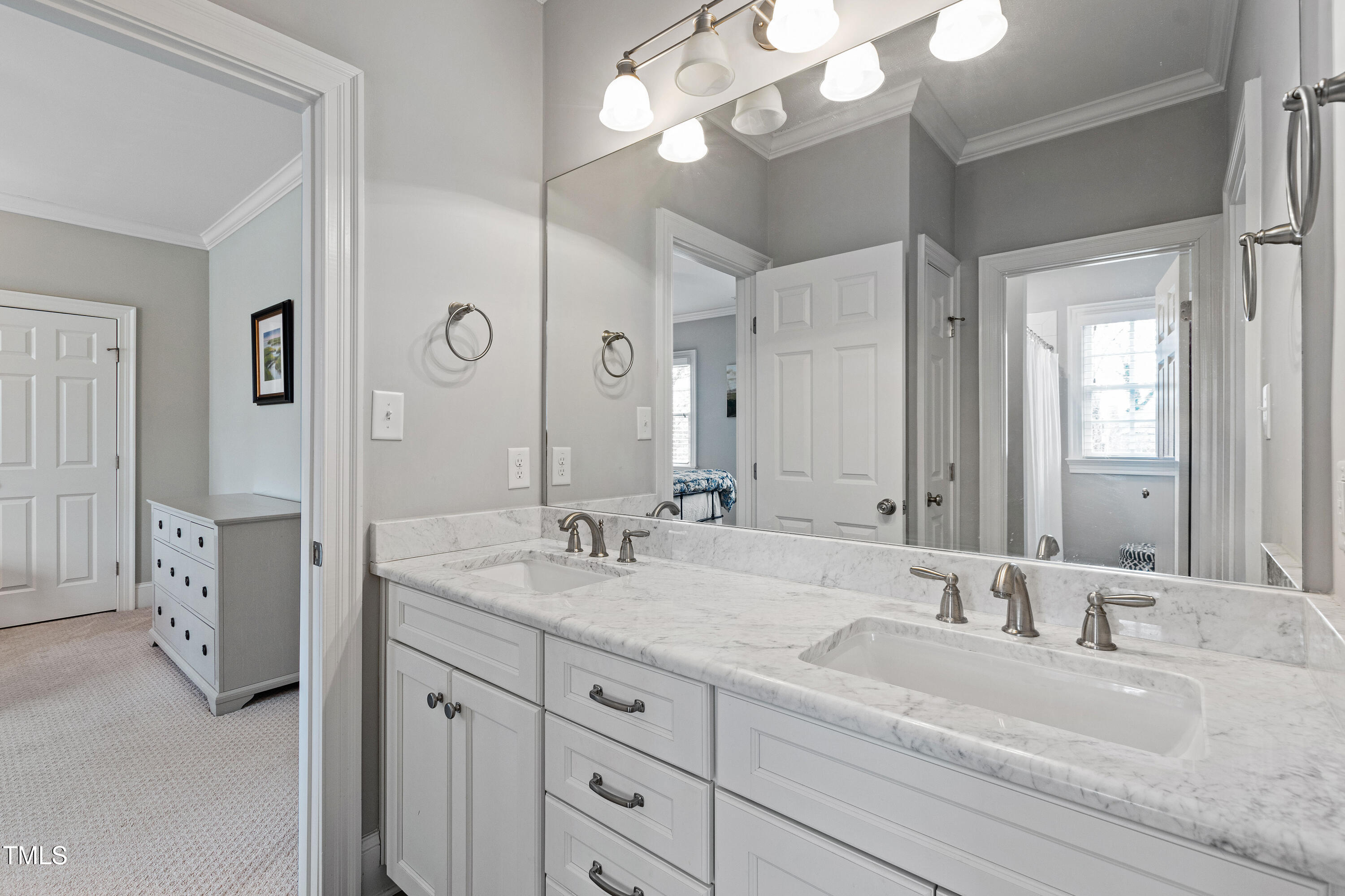 Raleigh, North Carolina 27609, United States, 4 Bedrooms Bedrooms, ,4 BathroomsBathrooms,Residential,Active,92484