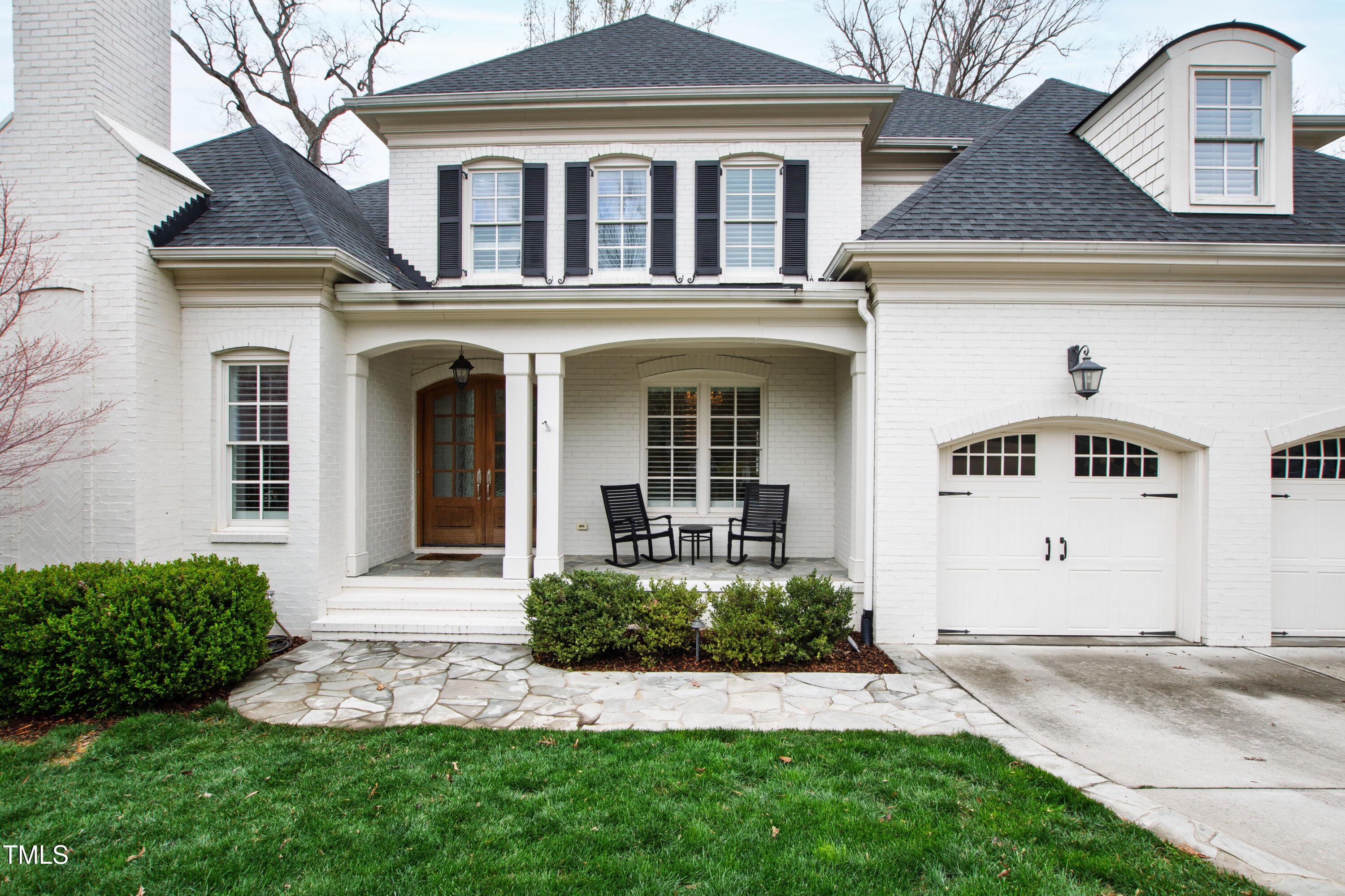 2635 Lakeview Drive