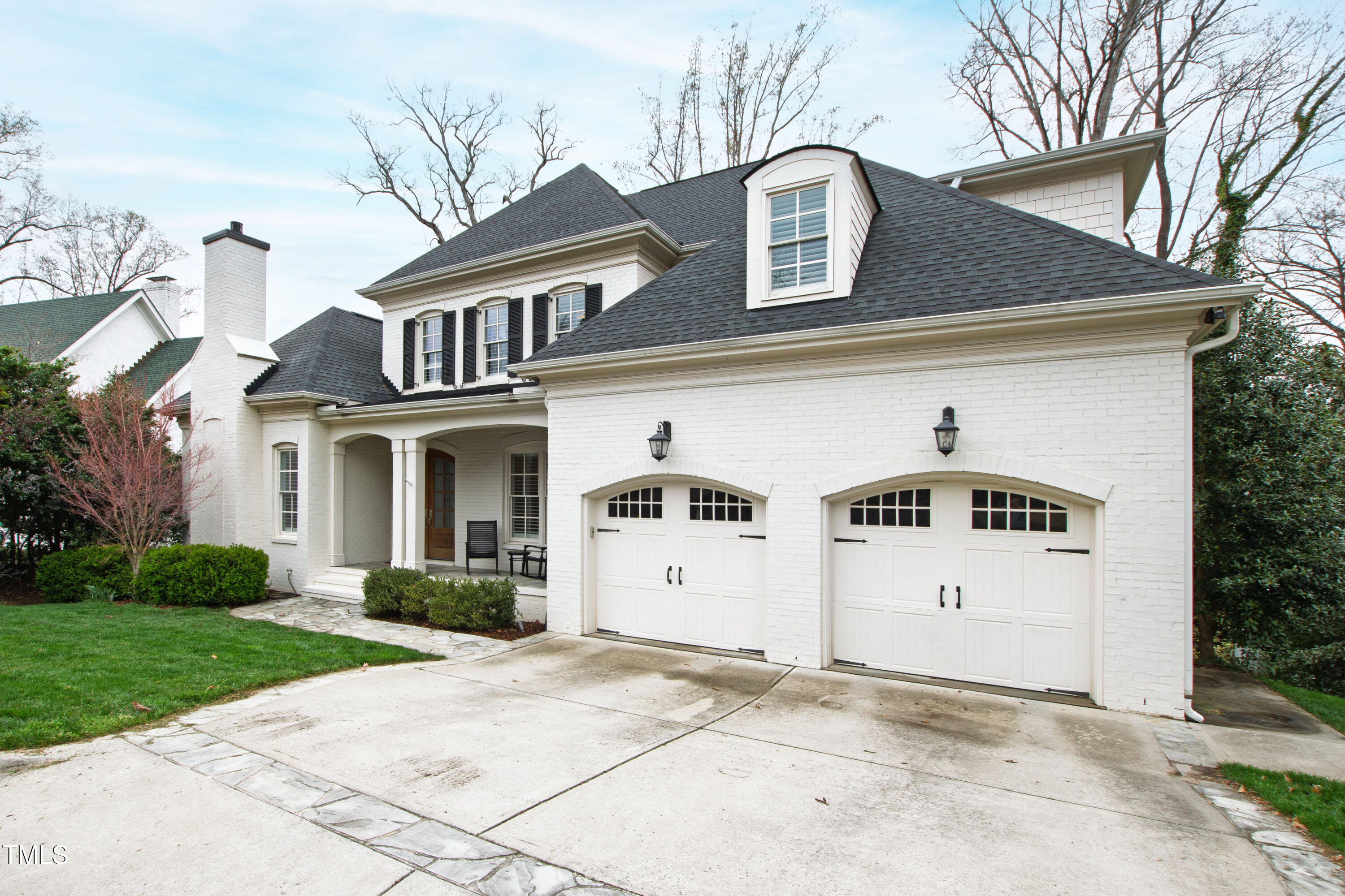 2635 Lakeview Drive