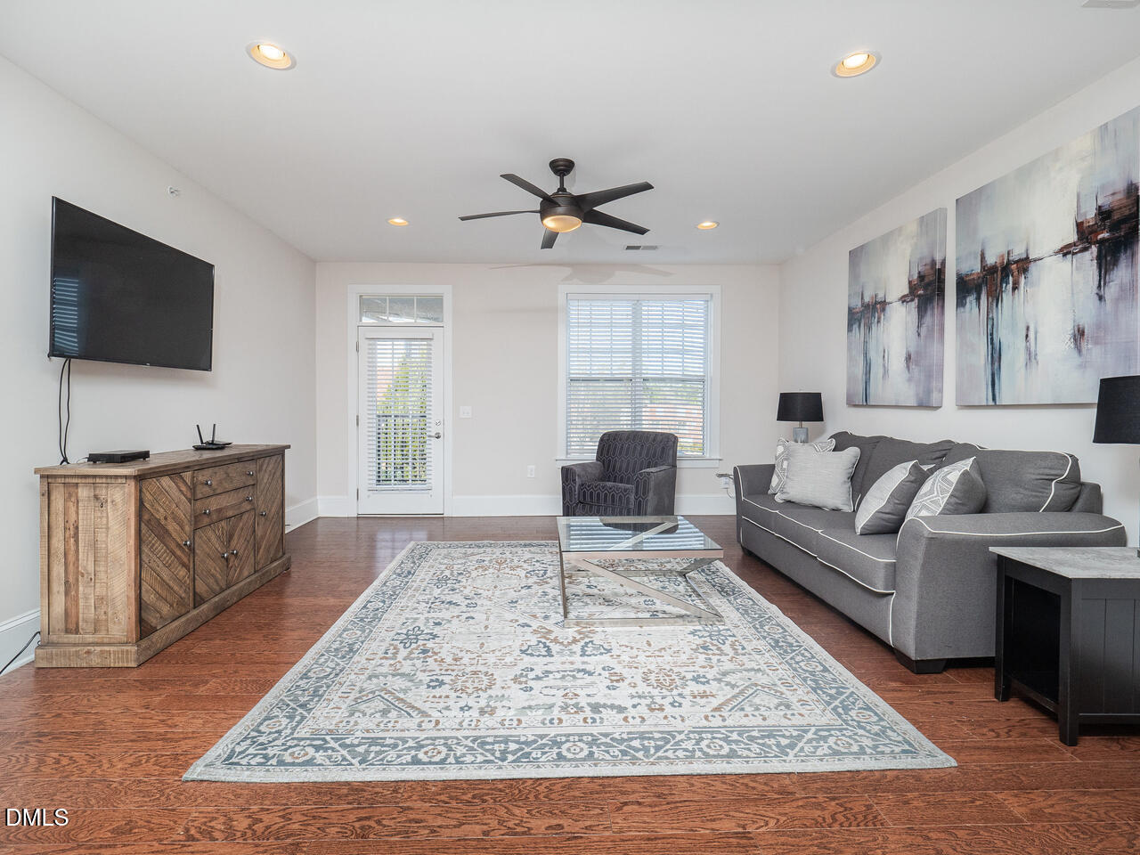 601 Finsbury Street 205