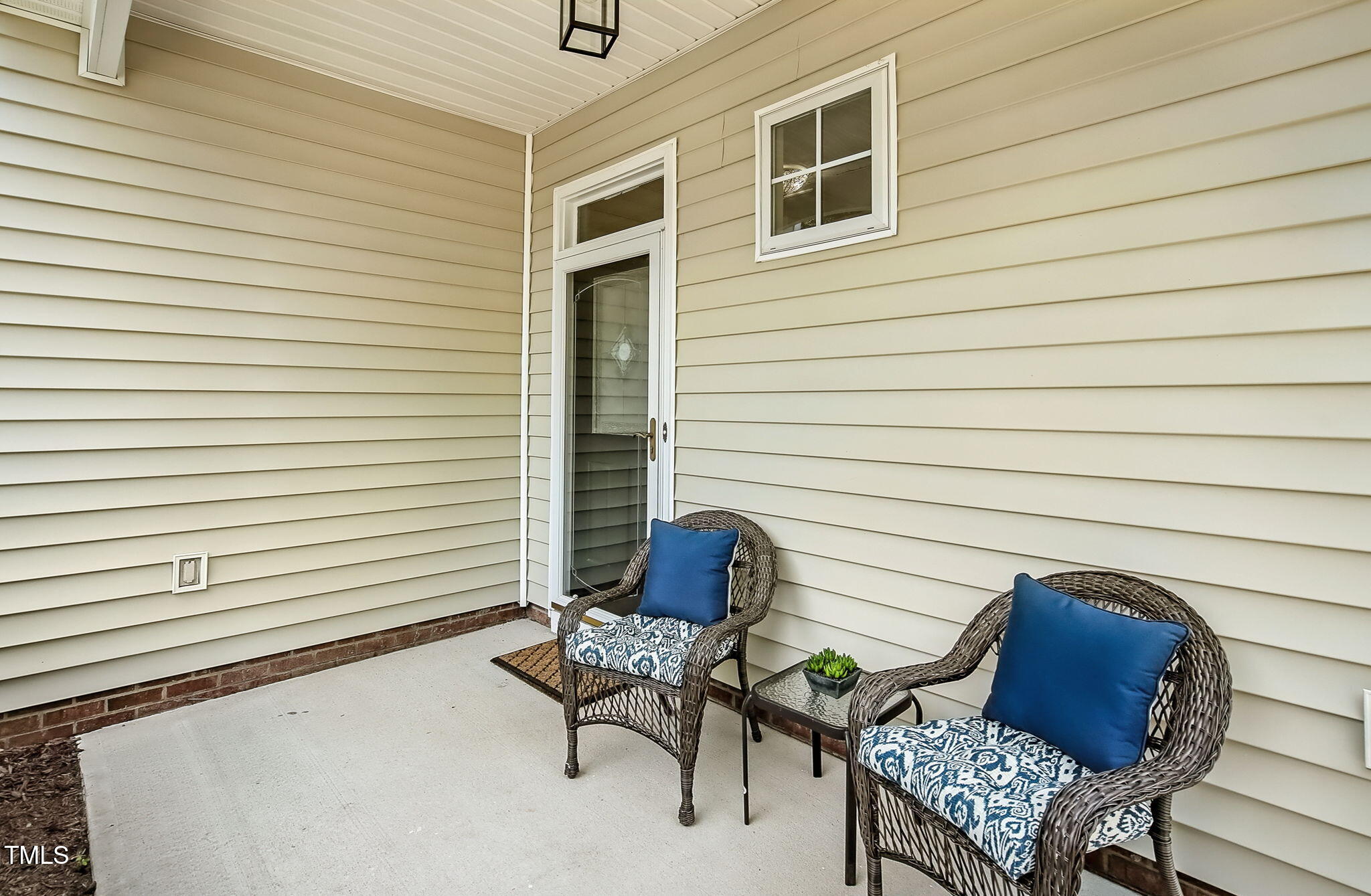 2000 Silky Dogwood Trail Trail