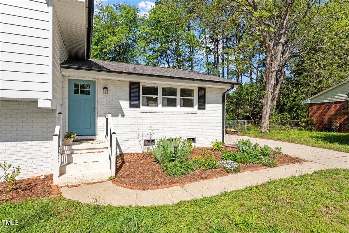 3713 Arrowwood Drive