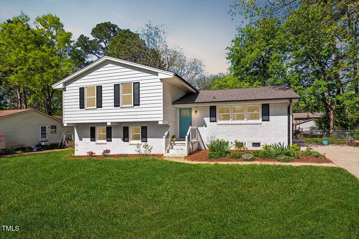 3713 Arrowwood Drive