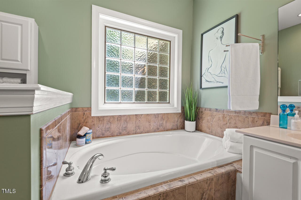 Durham, North Carolina 27712, United States, 4 Bedrooms Bedrooms, ,3 BathroomsBathrooms,Residential,Pending,155855