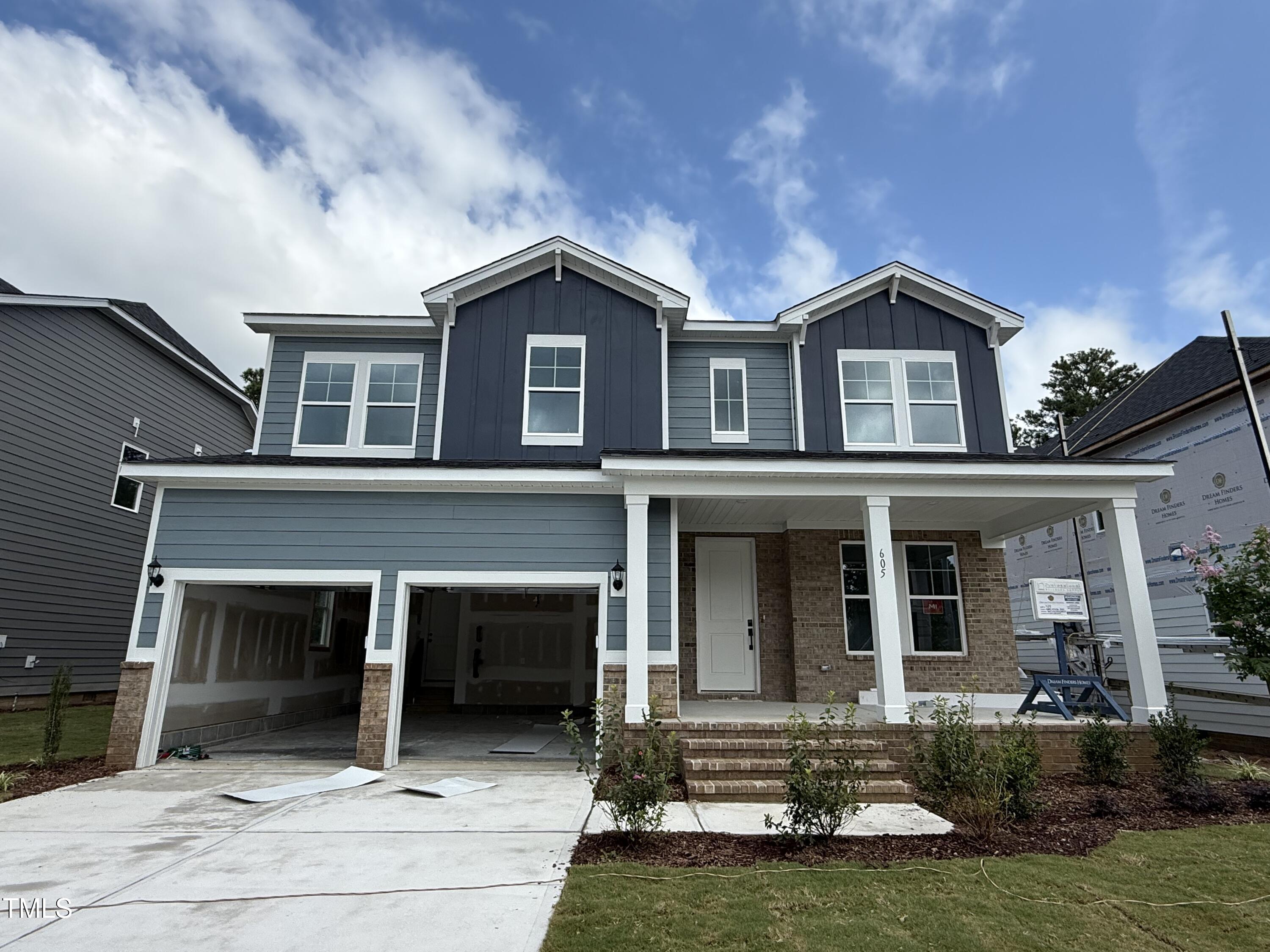 605 Metroliner Place